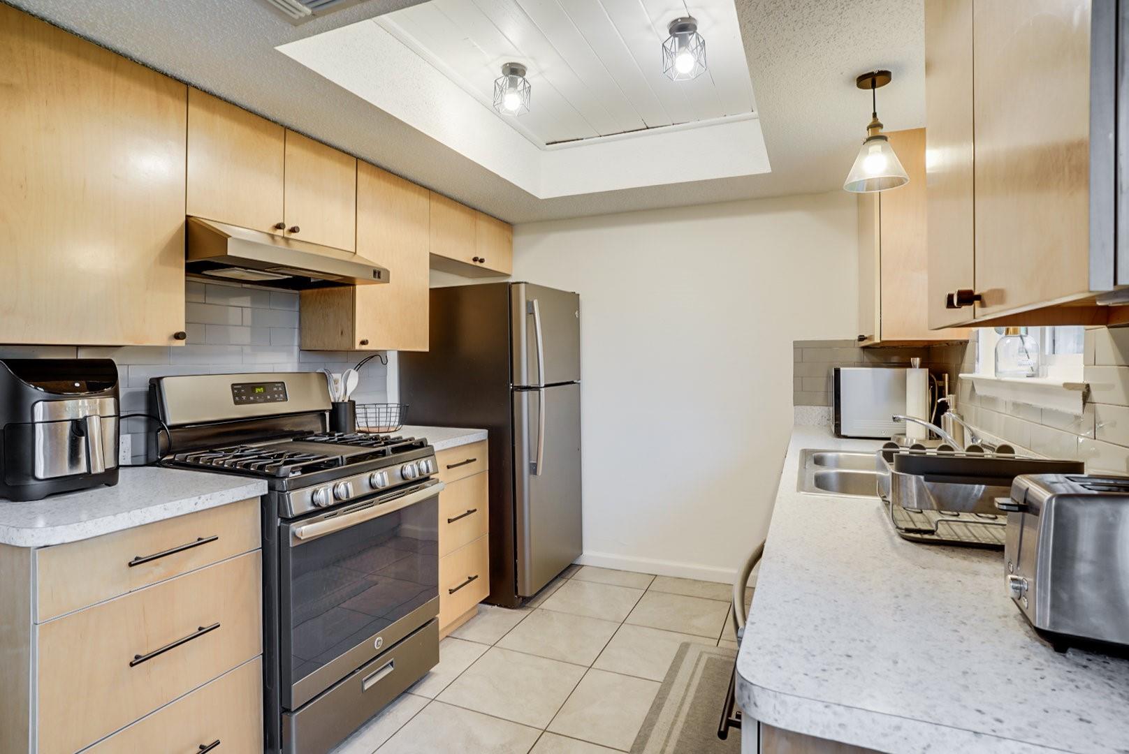 302 Garden Ct, Round Rock, TX 78664