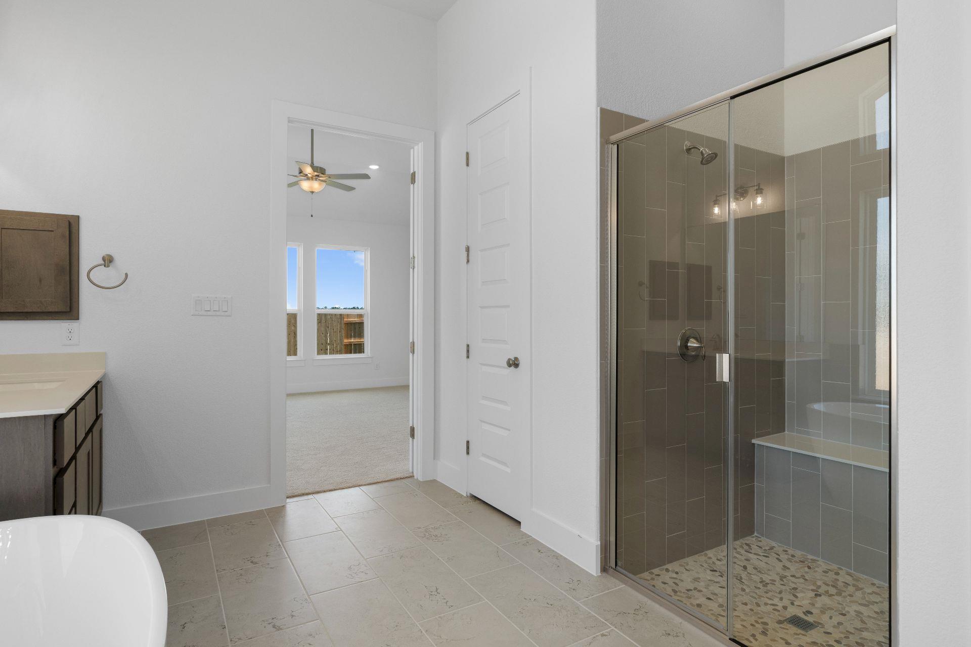 825 S Hemingway Loop, Liberty Hill, TX 78642