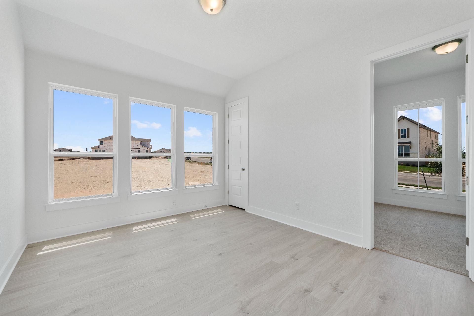 825 S Hemingway Loop, Liberty Hill, TX 78642