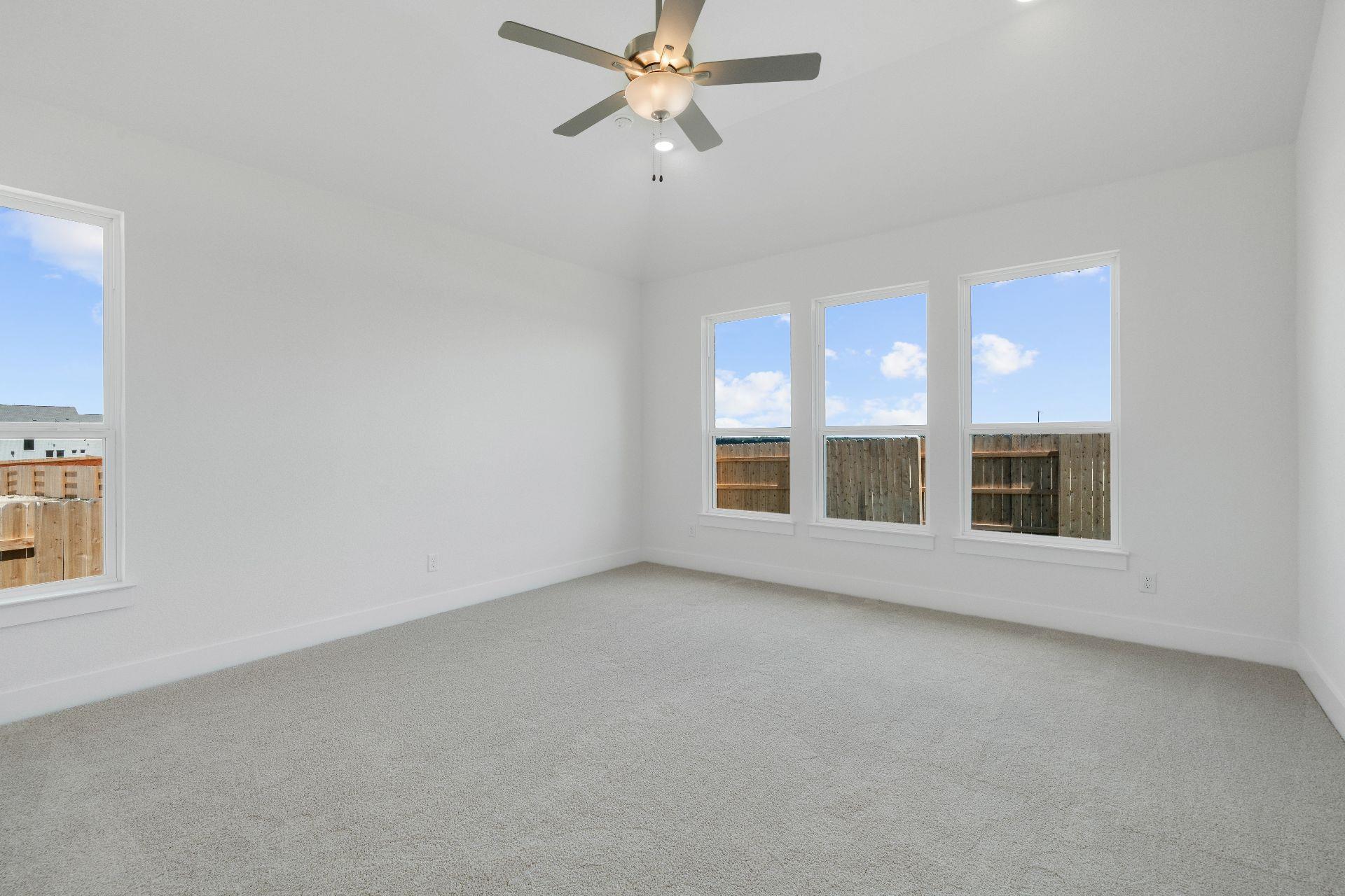 825 S Hemingway Loop, Liberty Hill, TX 78642