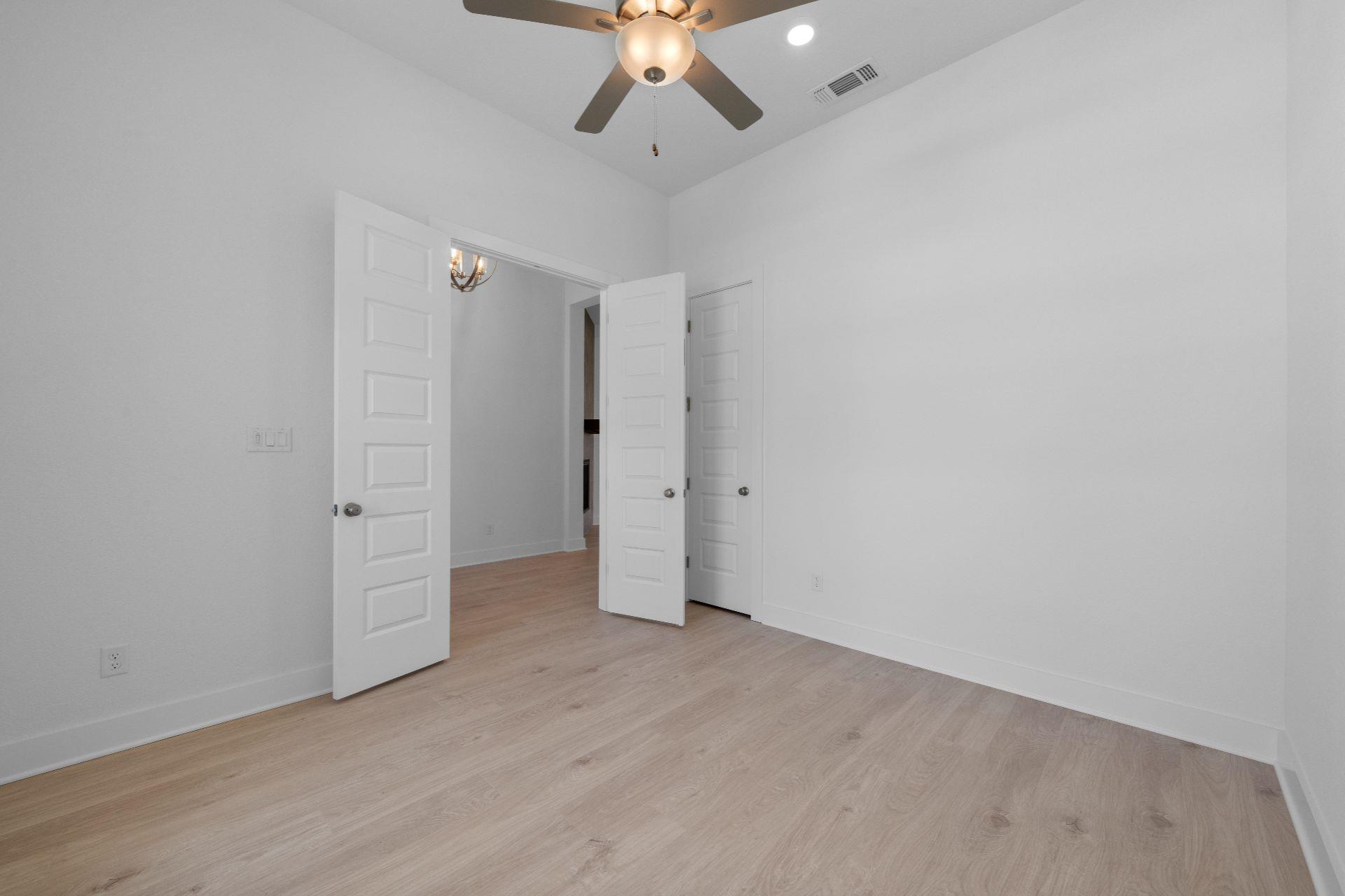 825 S Hemingway Loop, Liberty Hill, TX 78642