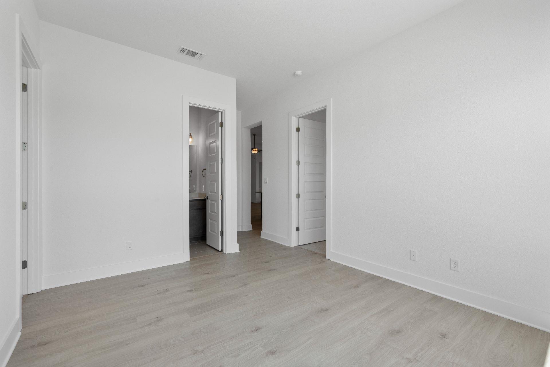 825 S Hemingway Loop, Liberty Hill, TX 78642