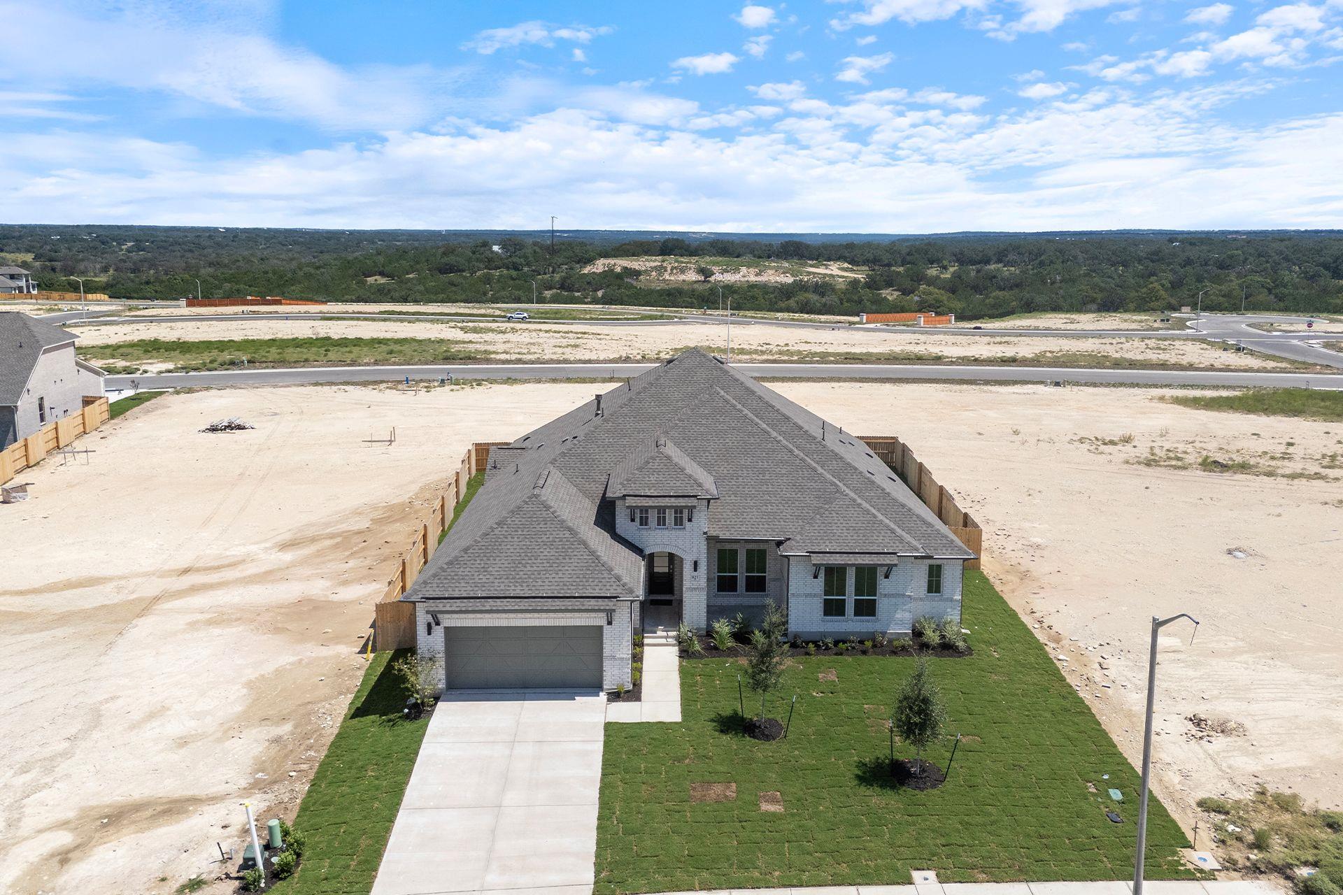 825 S Hemingway Loop, Liberty Hill, TX 78642