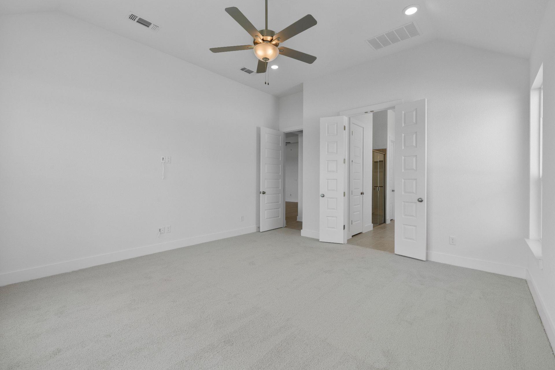 825 S Hemingway Loop, Liberty Hill, TX 78642