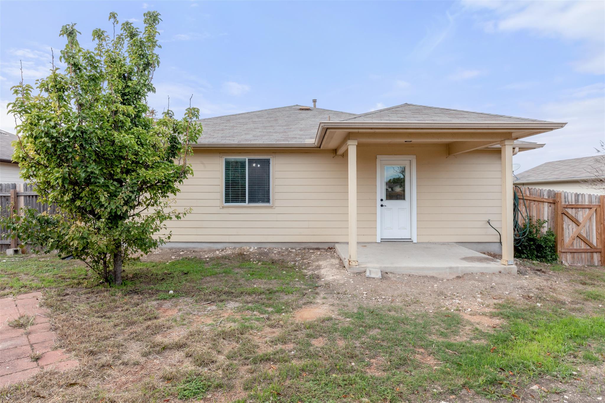 305 Goddard, Kyle, TX 78640