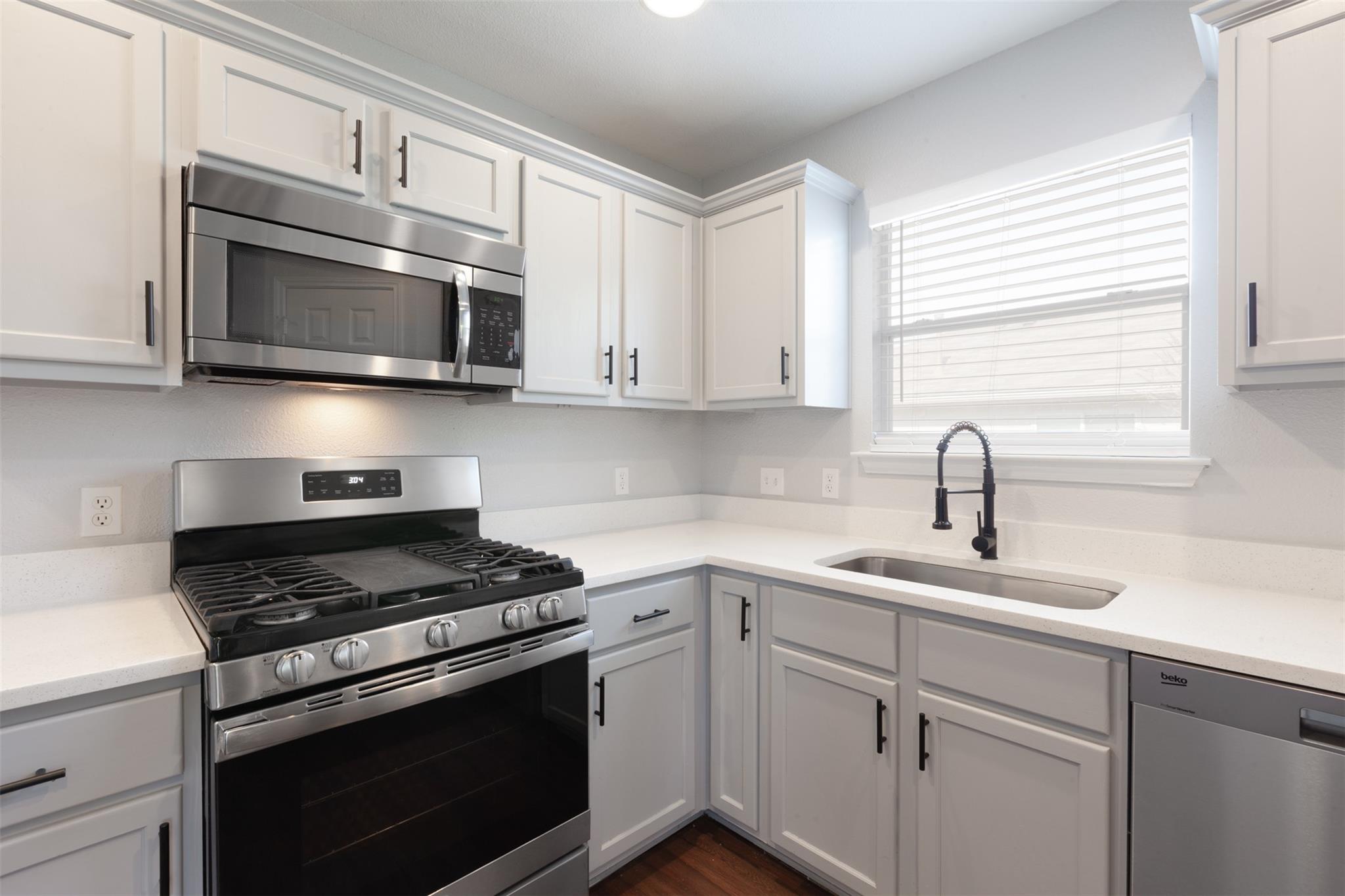 305 Goddard, Kyle, TX 78640