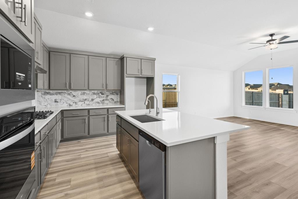 112 Big Pine Creek Ln, Bastrop, TX 78602