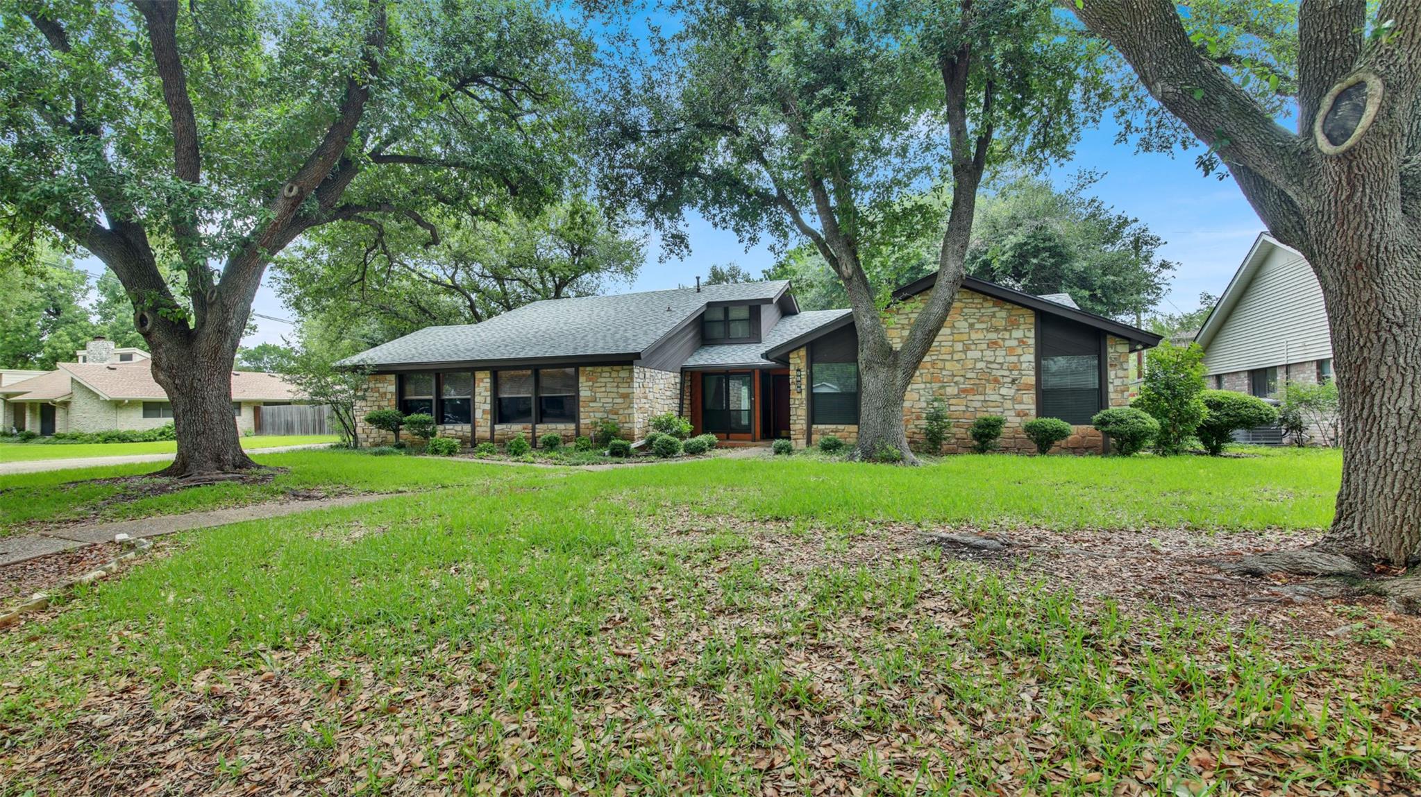 2103 Lillie Ln Ln, Taylor, TX 76574