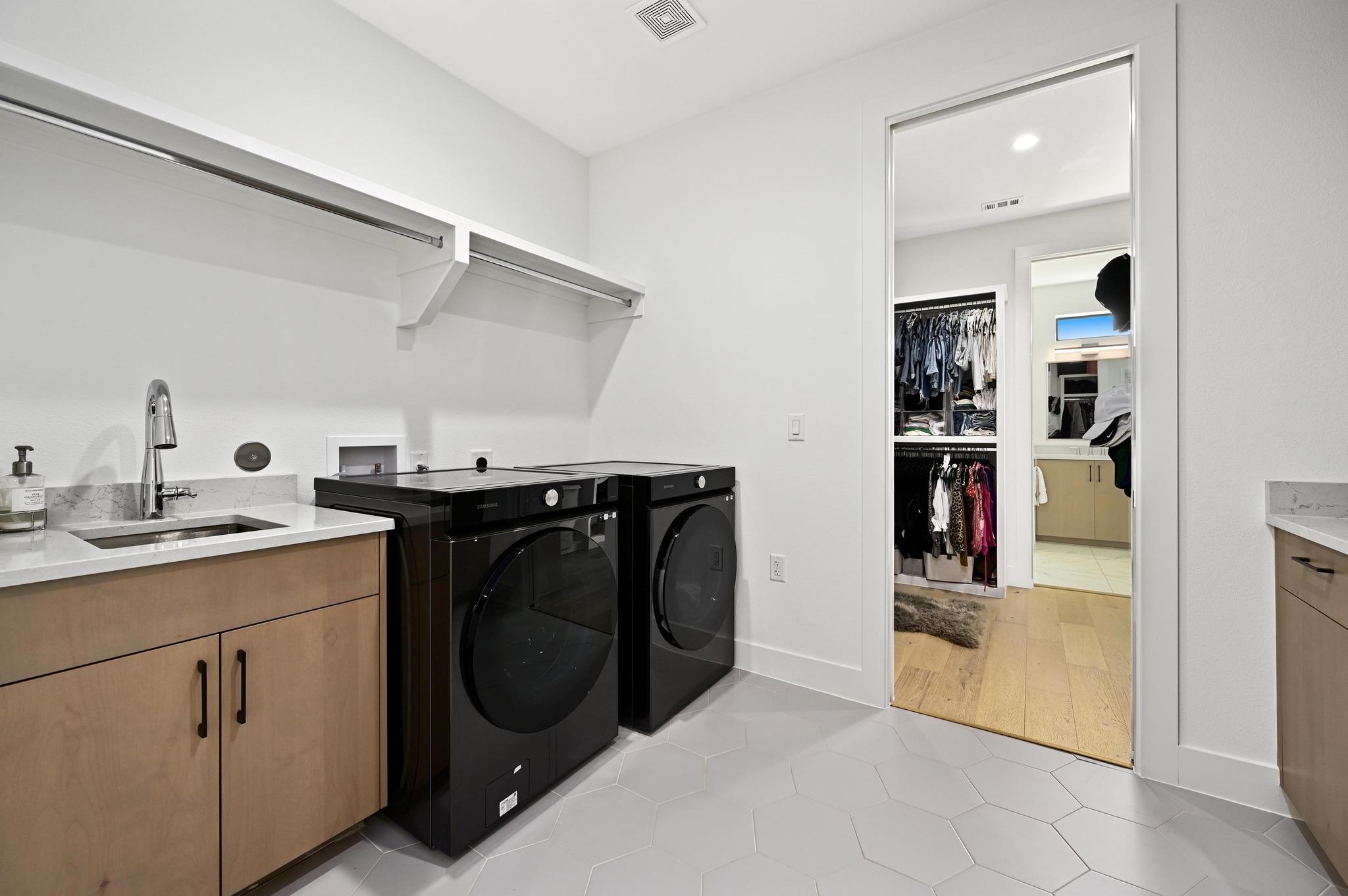 5515 Jim Hogg Ave # B, Austin, TX 78756