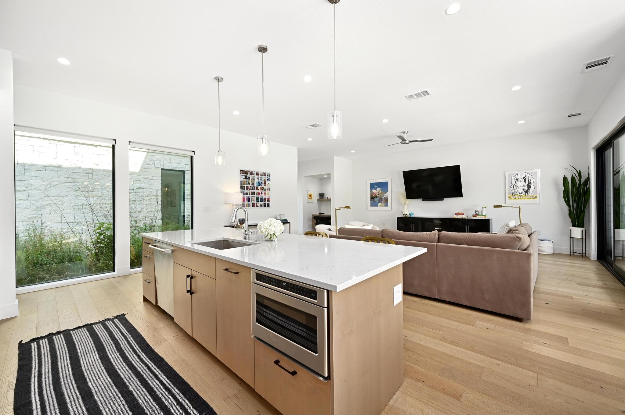 5515 Jim Hogg Ave # B, Austin, TX 78756