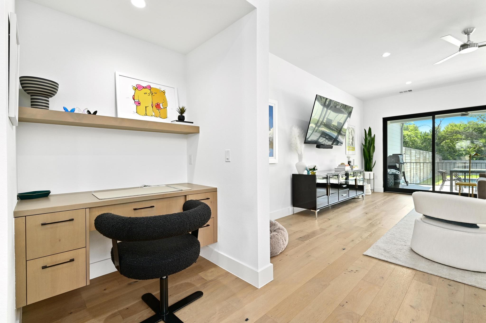 5515 Jim Hogg Ave # B, Austin, TX 78756