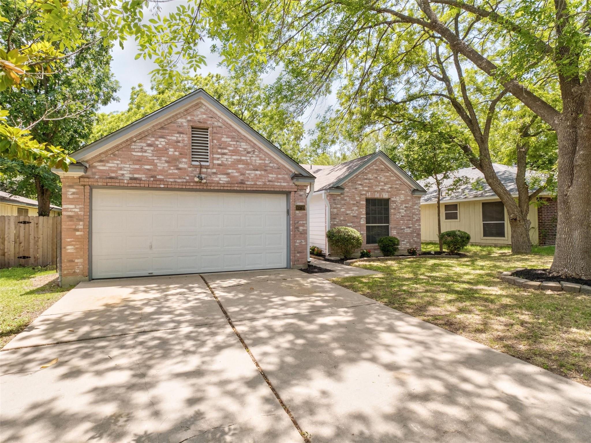 10719 Watchful Fox Dr, Austin, TX 78748