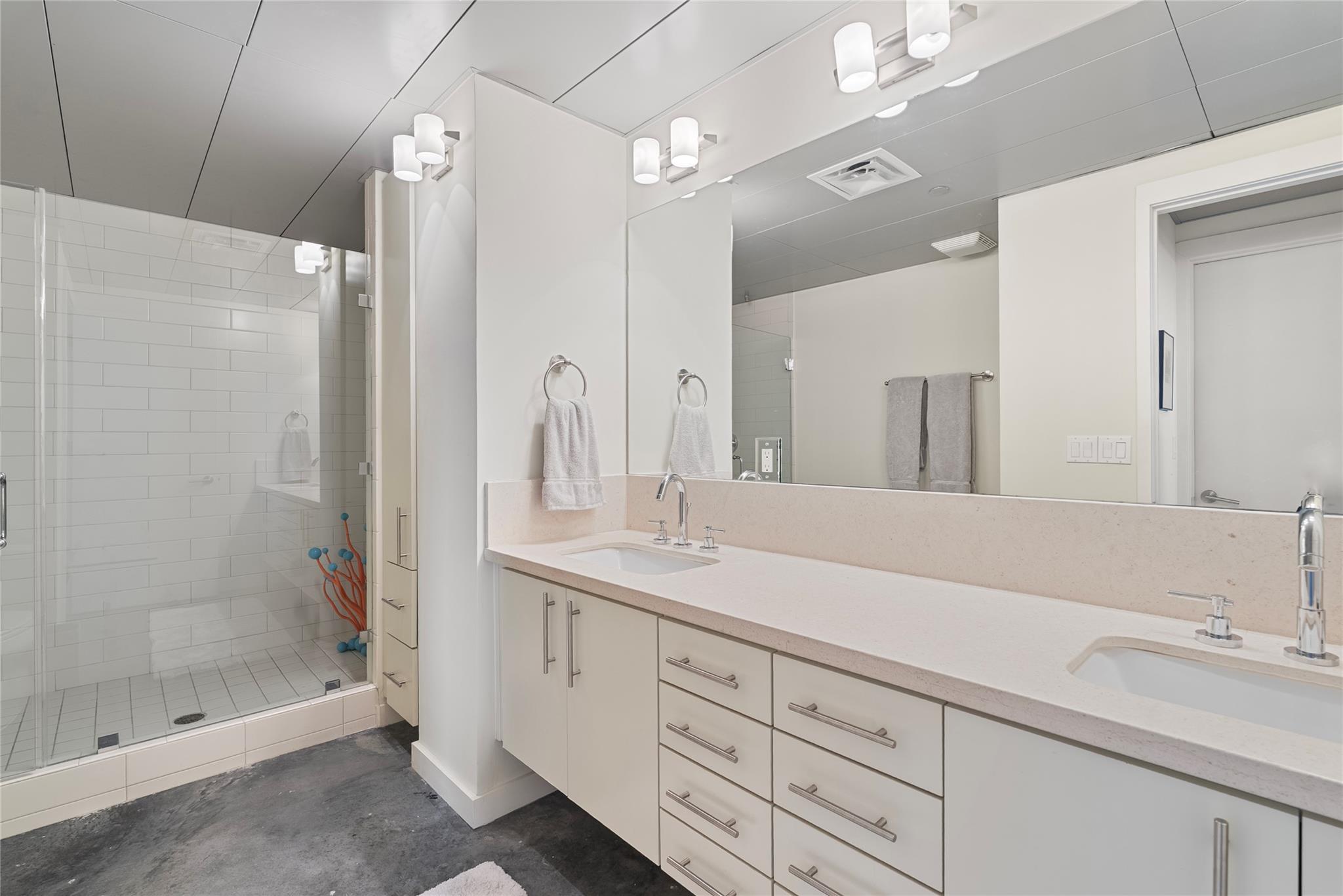 1401 Eva St # 406, Austin, TX 78704