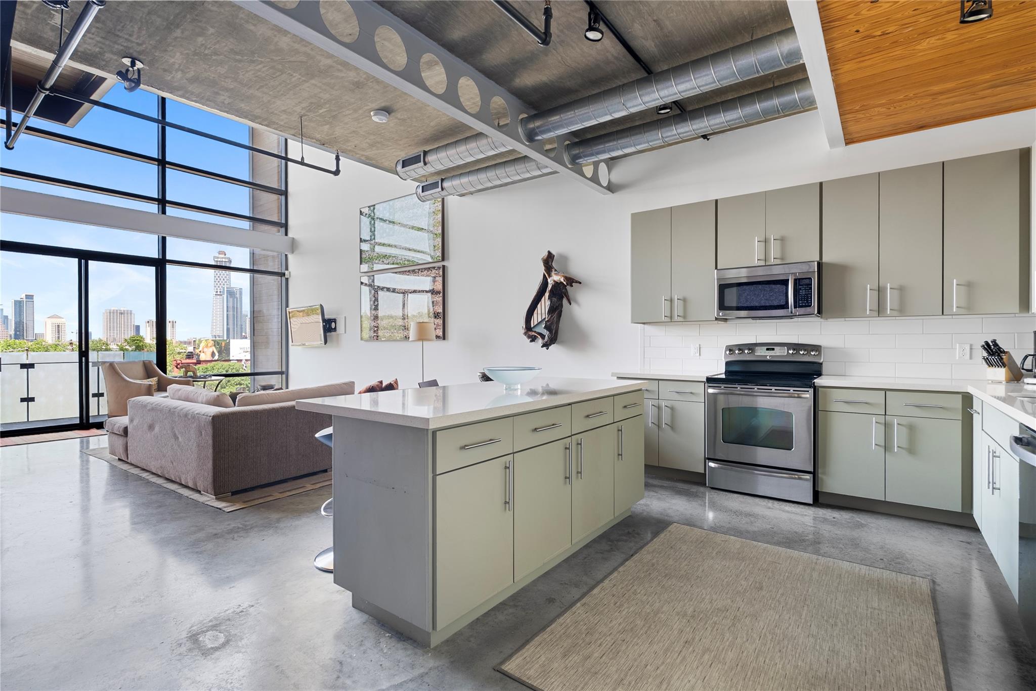 1401 Eva St # 406, Austin, TX 78704