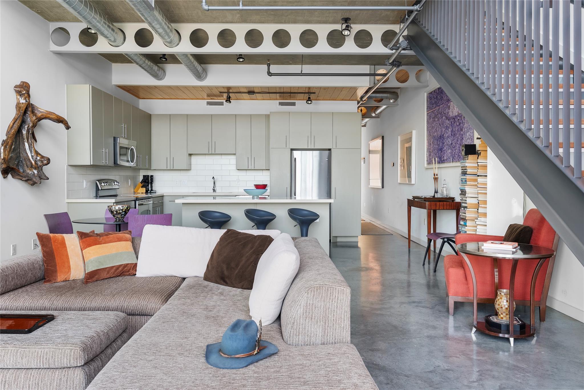 1401 Eva St # 406, Austin, TX 78704