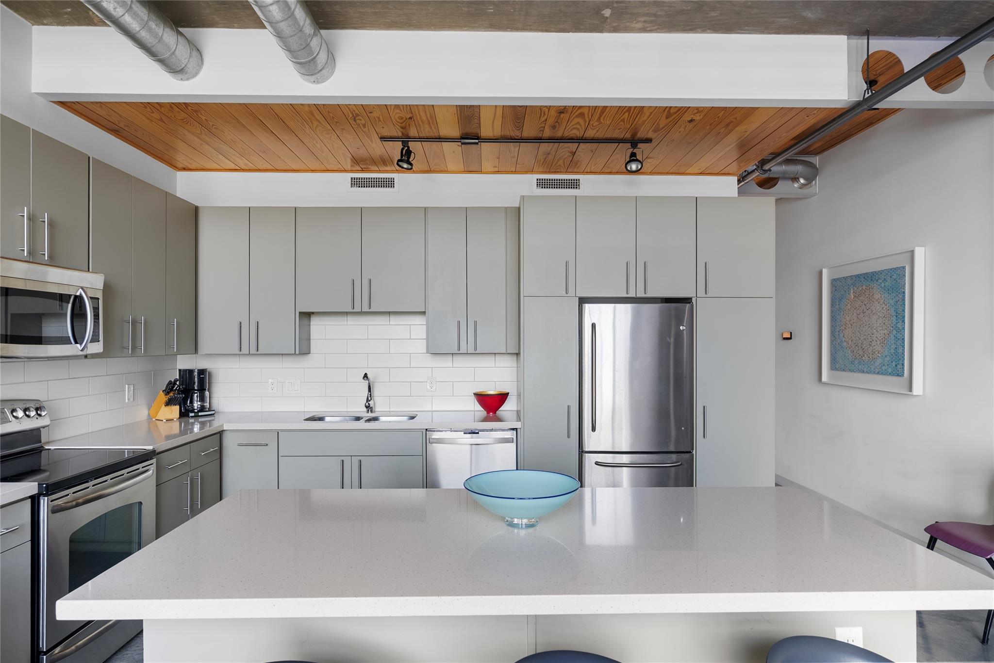 1401 Eva St # 406, Austin, TX 78704