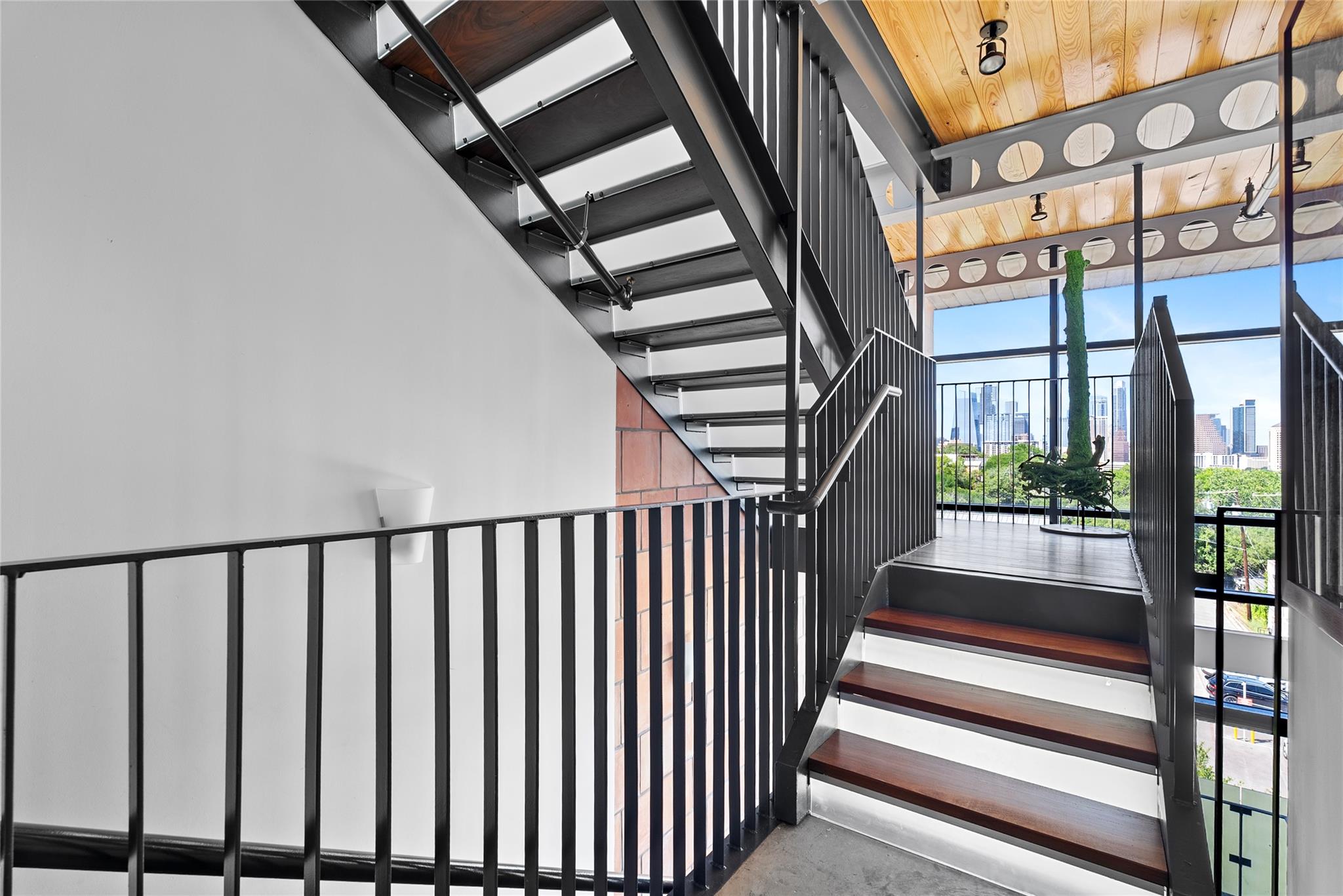 1401 Eva St # 406, Austin, TX 78704