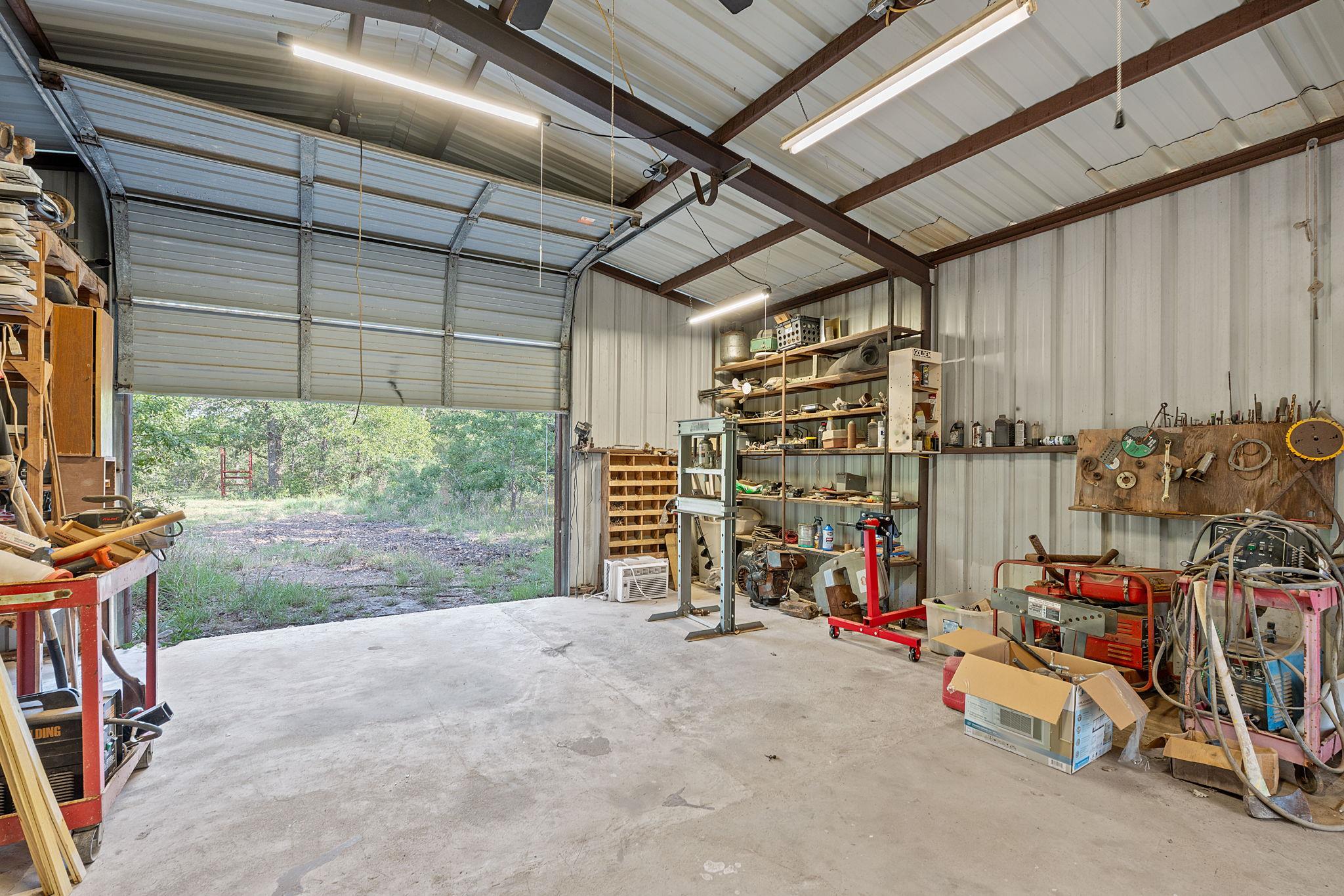465 Catfish Ln, Lockhart, TX 78644