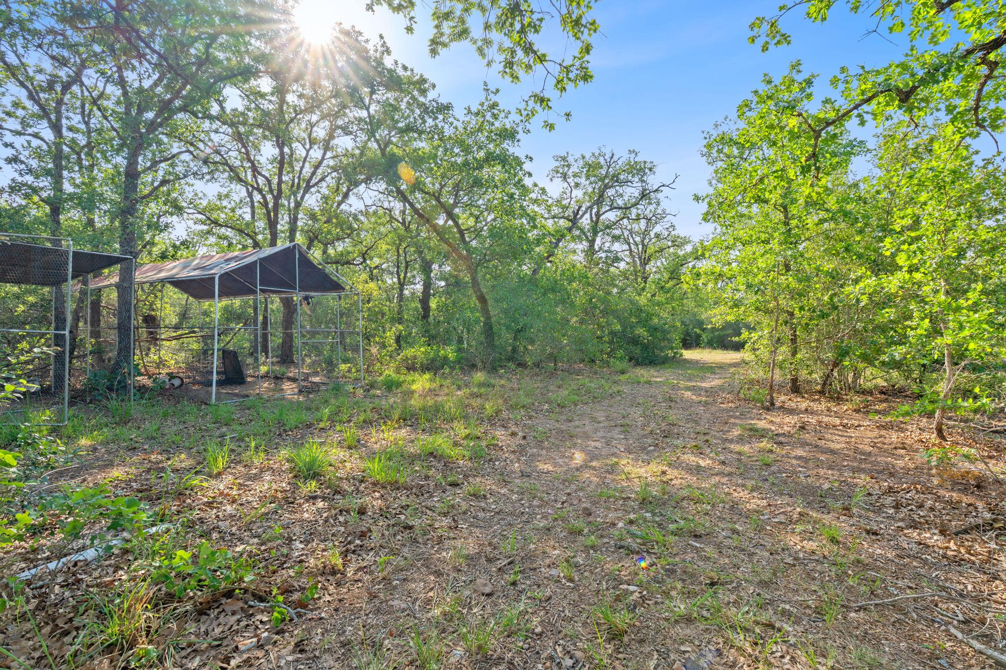 465 Catfish Ln, Lockhart, TX 78644