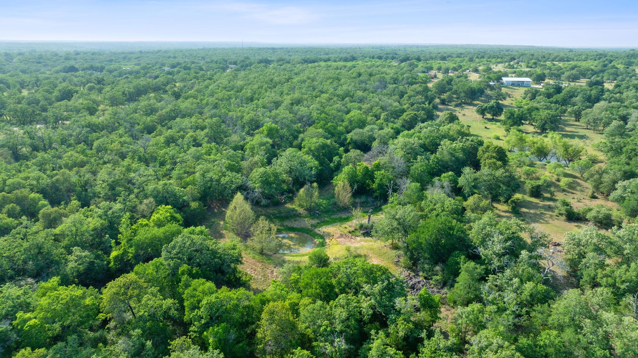 465 Catfish Ln, Lockhart, TX 78644