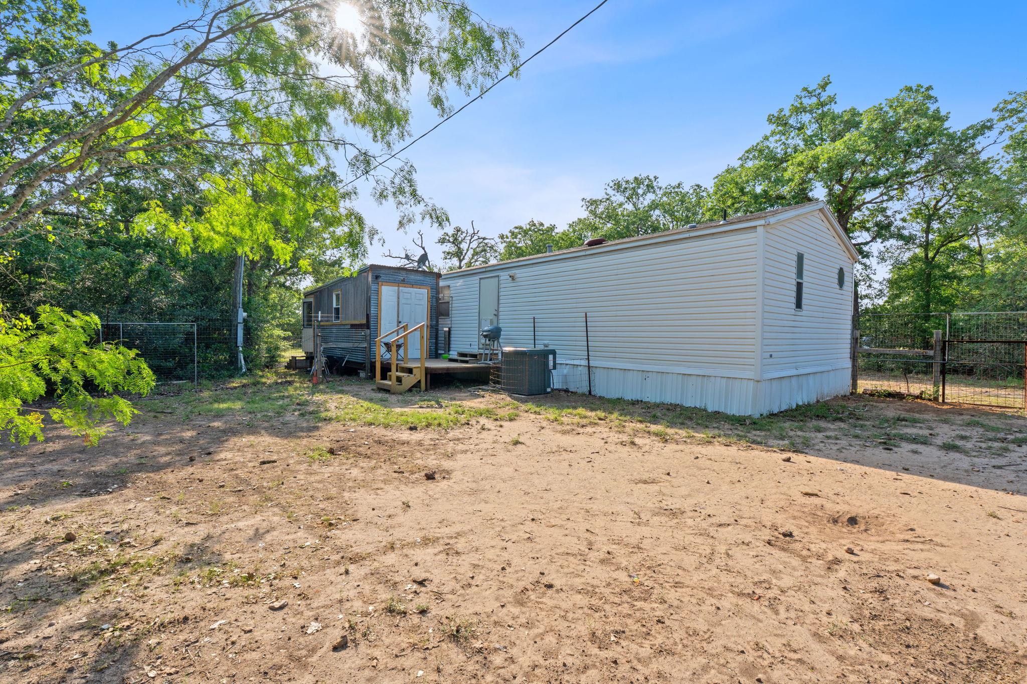 465 Catfish Ln, Lockhart, TX 78644
