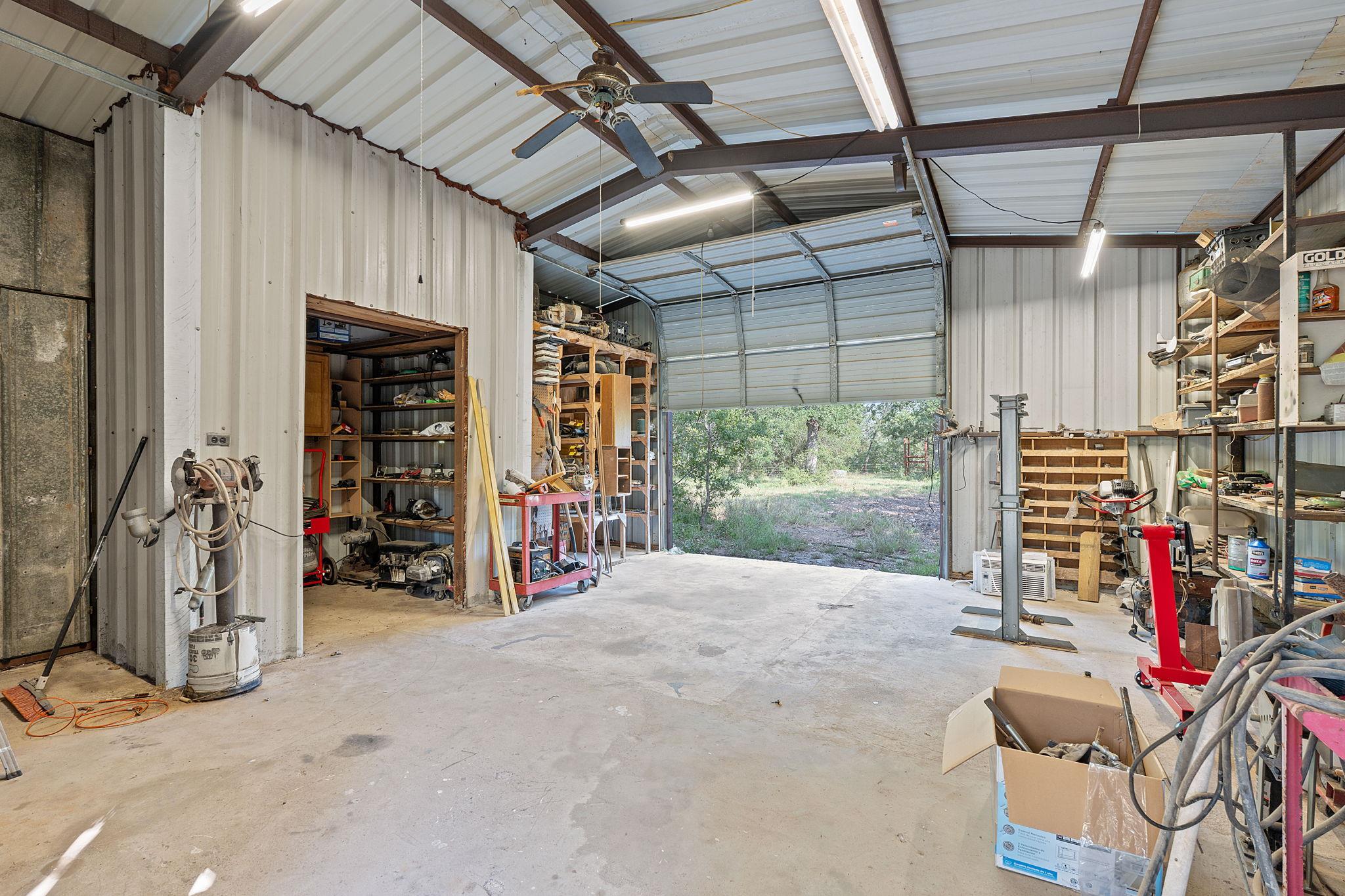 465 Catfish Ln, Lockhart, TX 78644
