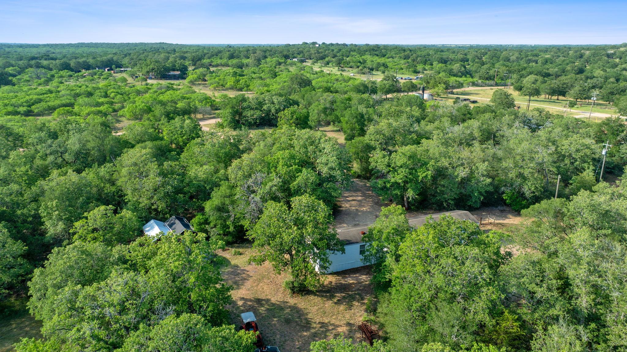 465 Catfish Ln, Lockhart, TX 78644