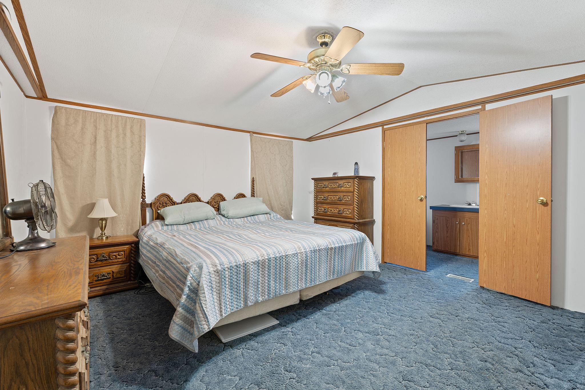 465 Catfish Ln, Lockhart, TX 78644