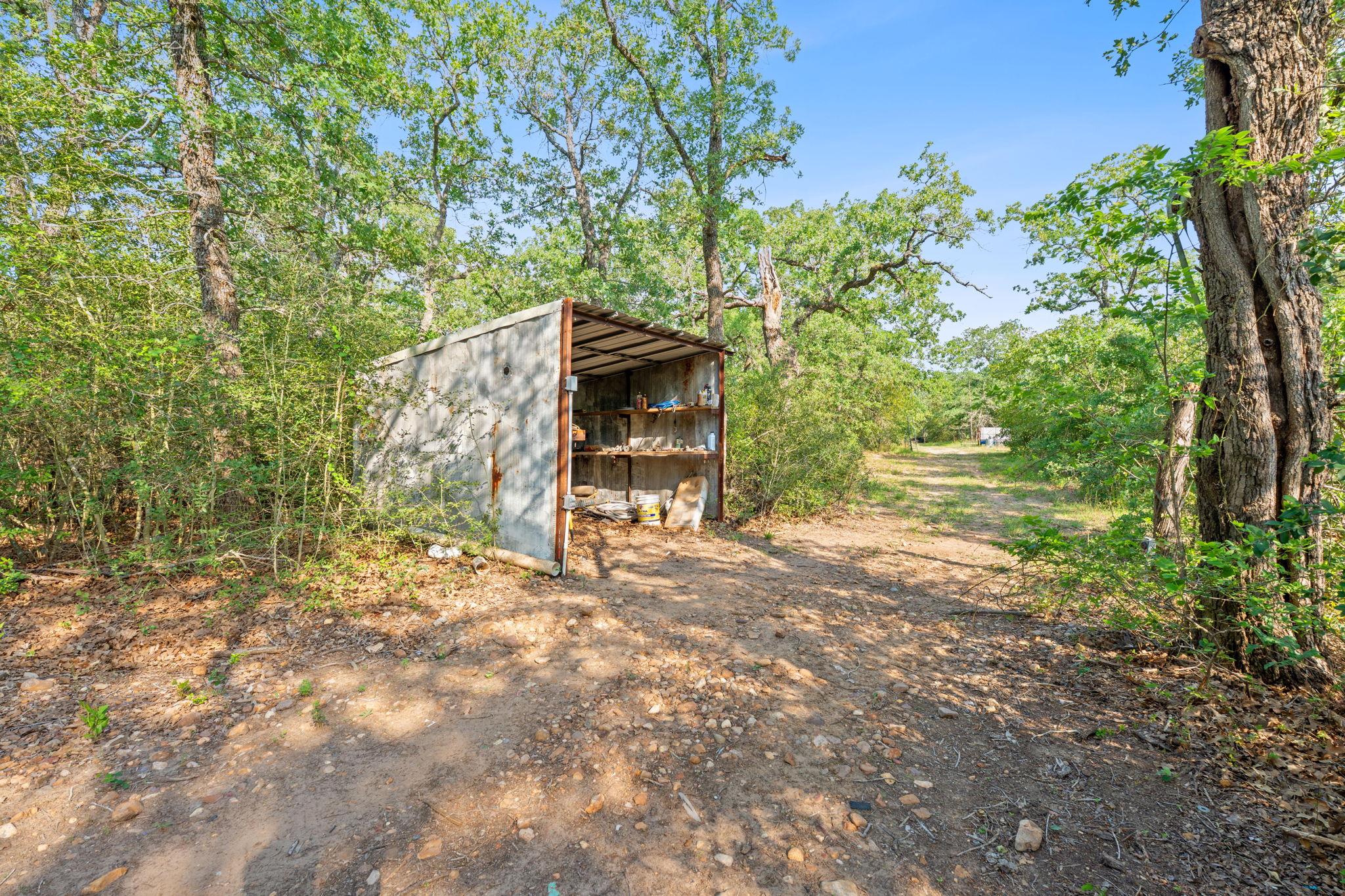 465 Catfish Ln, Lockhart, TX 78644