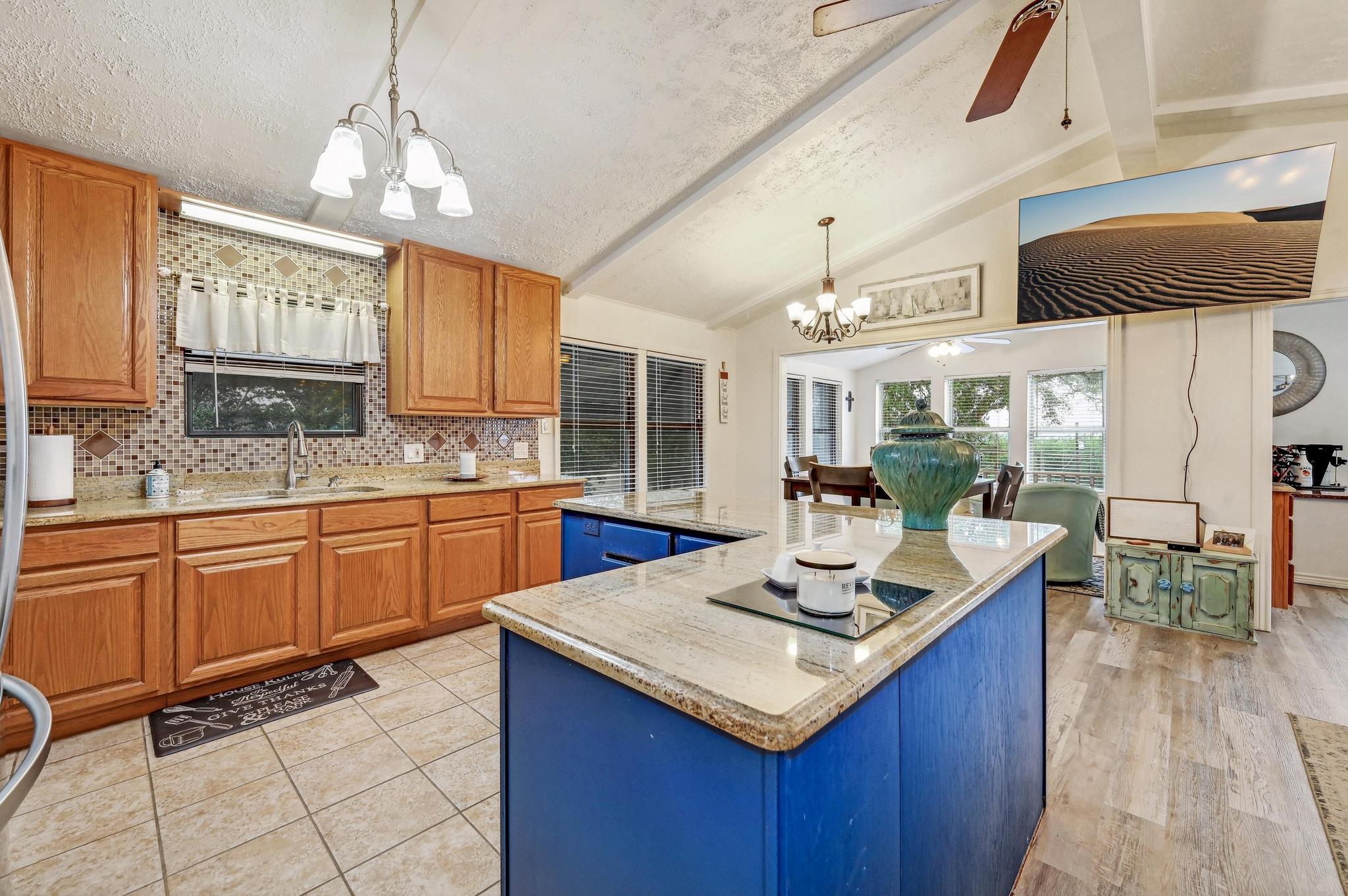 1303 Canyon Edge, Canyon Lake, TX 78133