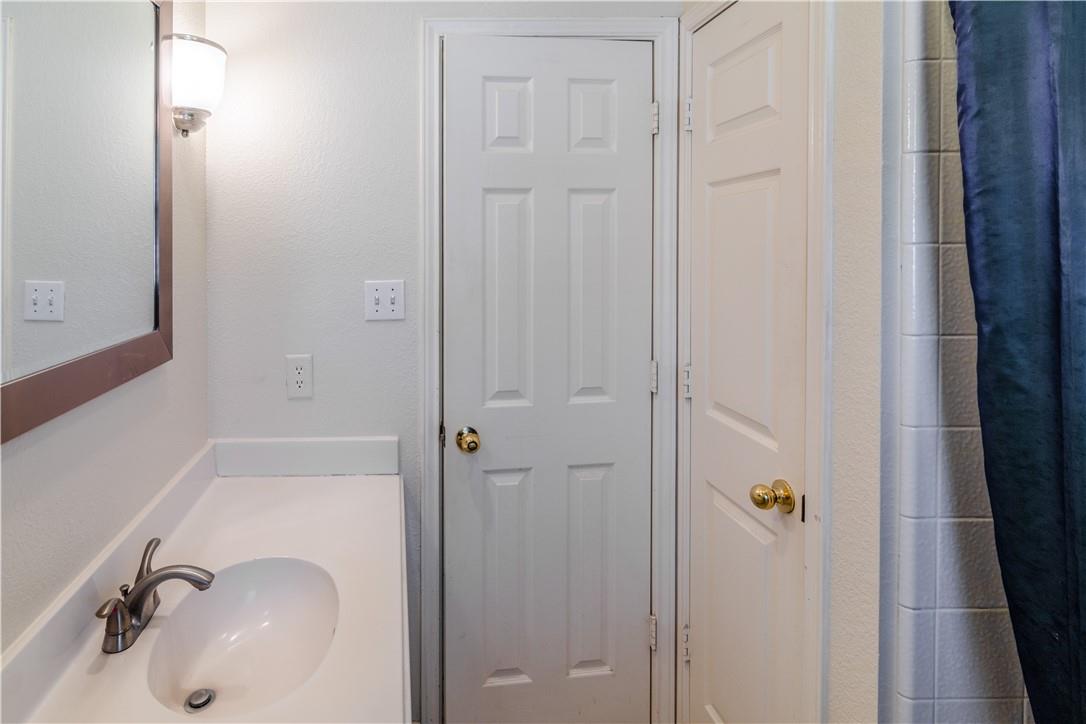 105 Bluejay Cv, Hutto, TX 78634