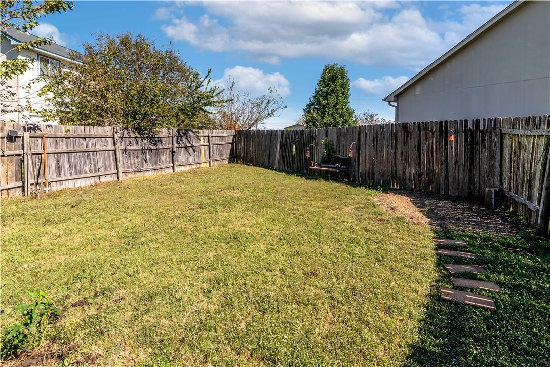 105 Bluejay Cv, Hutto, TX 78634