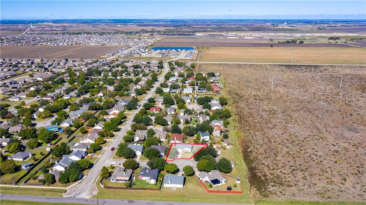 105 Bluejay Cv, Hutto, TX 78634