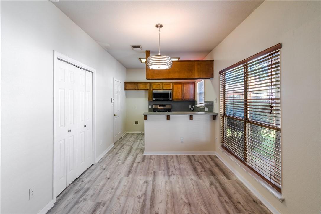 105 Bluejay Cv, Hutto, TX 78634