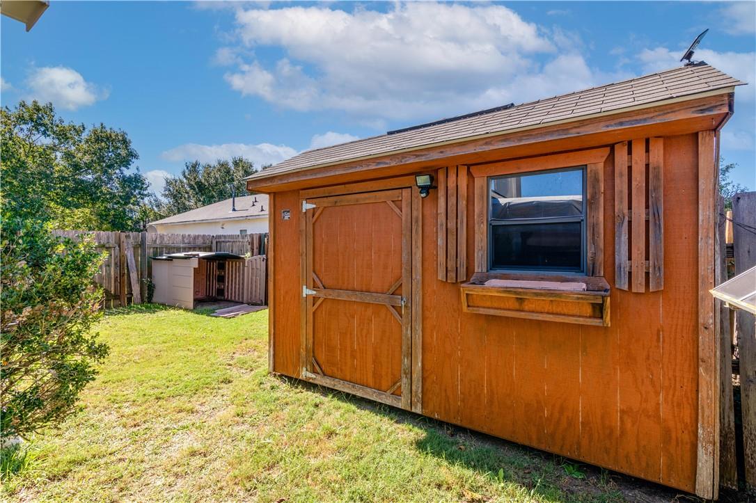 105 Bluejay Cv, Hutto, TX 78634