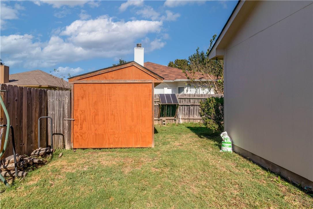 105 Bluejay Cv, Hutto, TX 78634