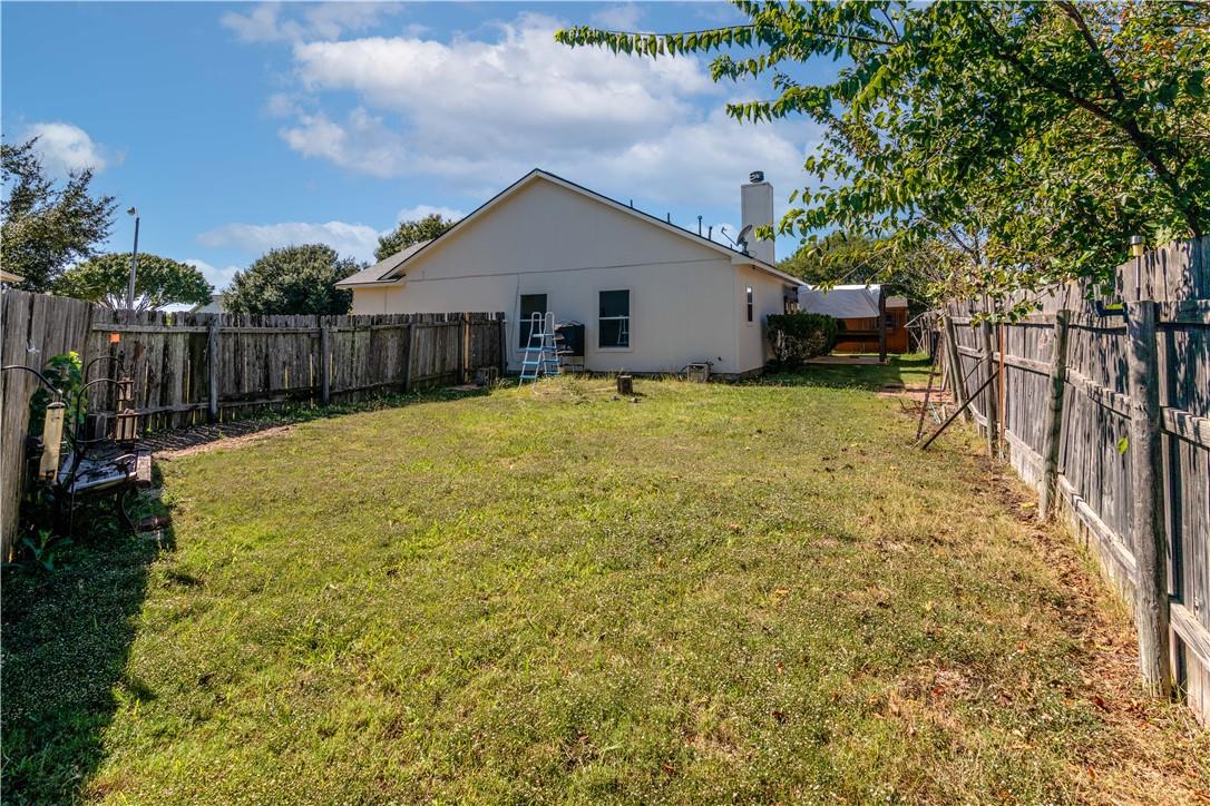 105 Bluejay Cv, Hutto, TX 78634