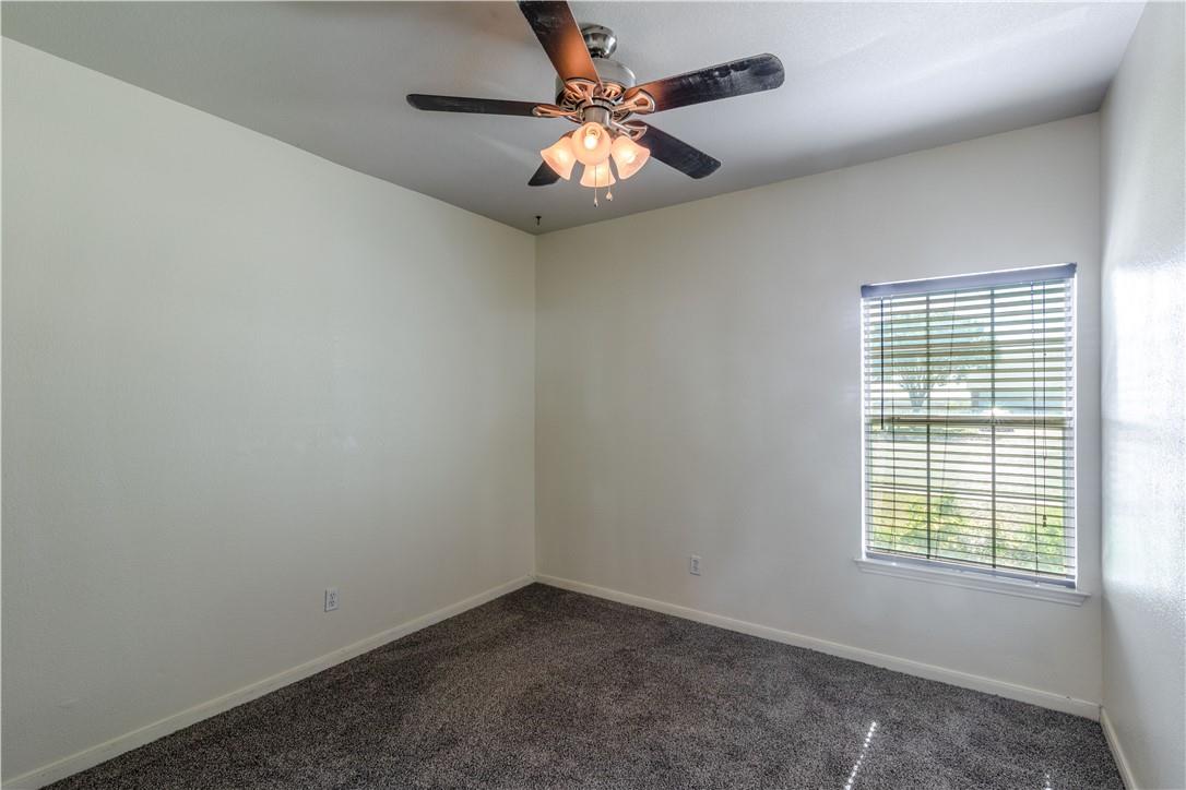 105 Bluejay Cv, Hutto, TX 78634