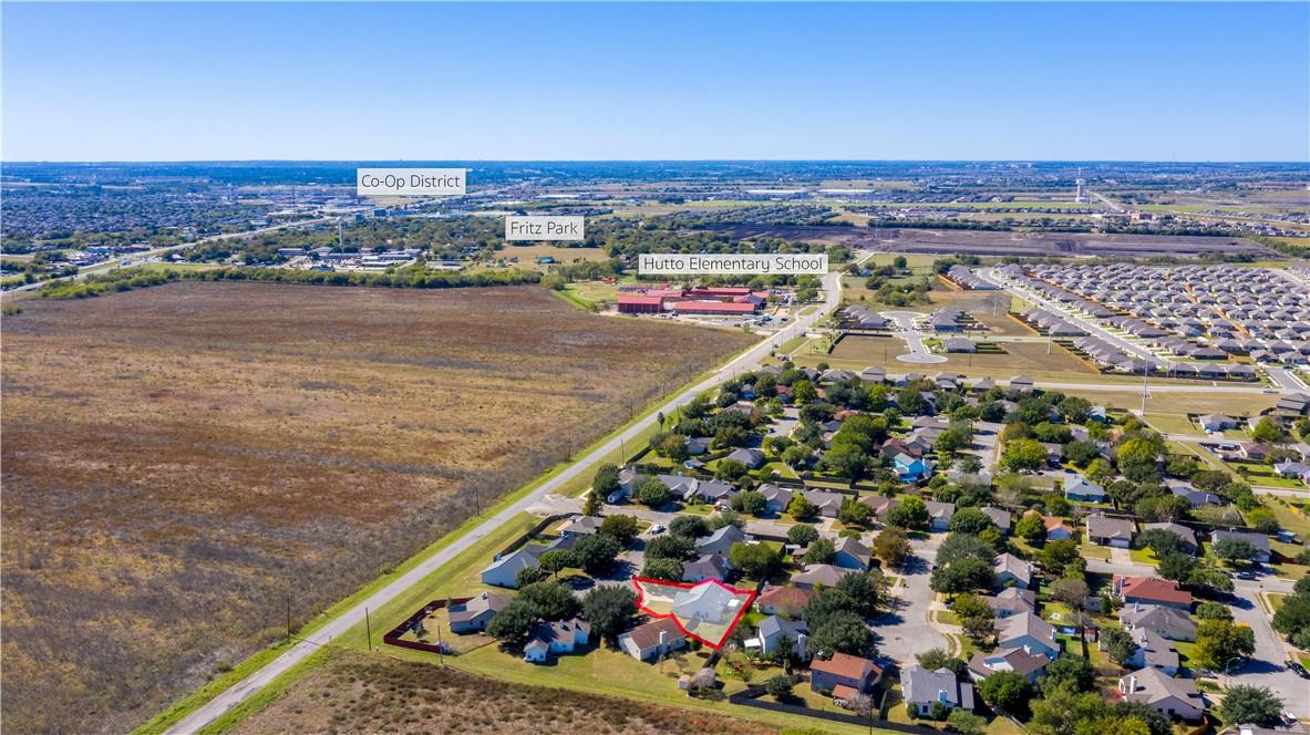 105 Bluejay Cv, Hutto, TX 78634