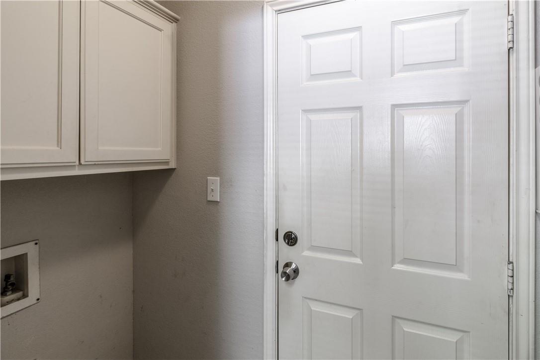 105 Bluejay Cv, Hutto, TX 78634