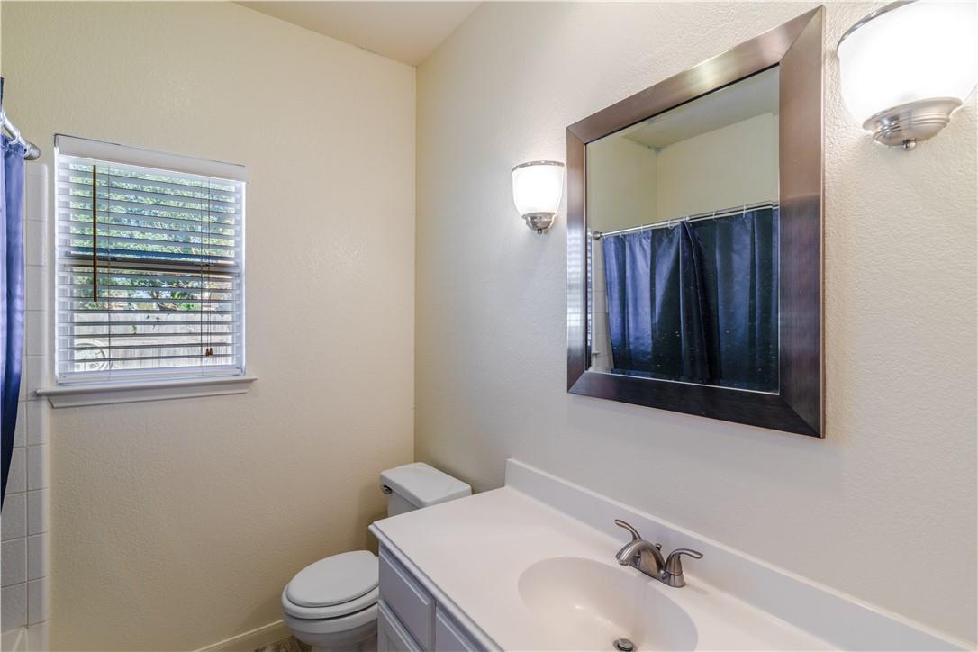 105 Bluejay Cv, Hutto, TX 78634
