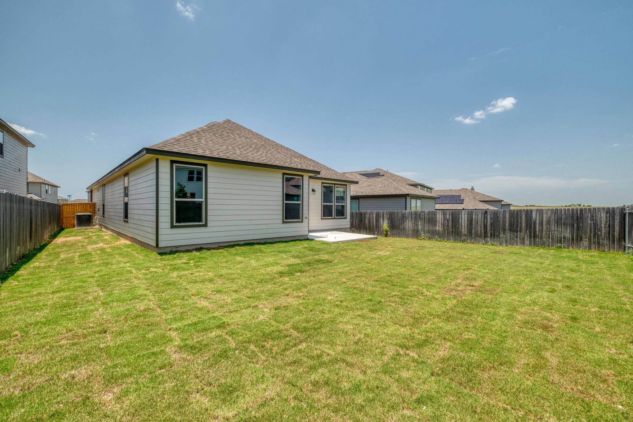 910 Yellow Ribbon Cv, Jarrell, TX 76537