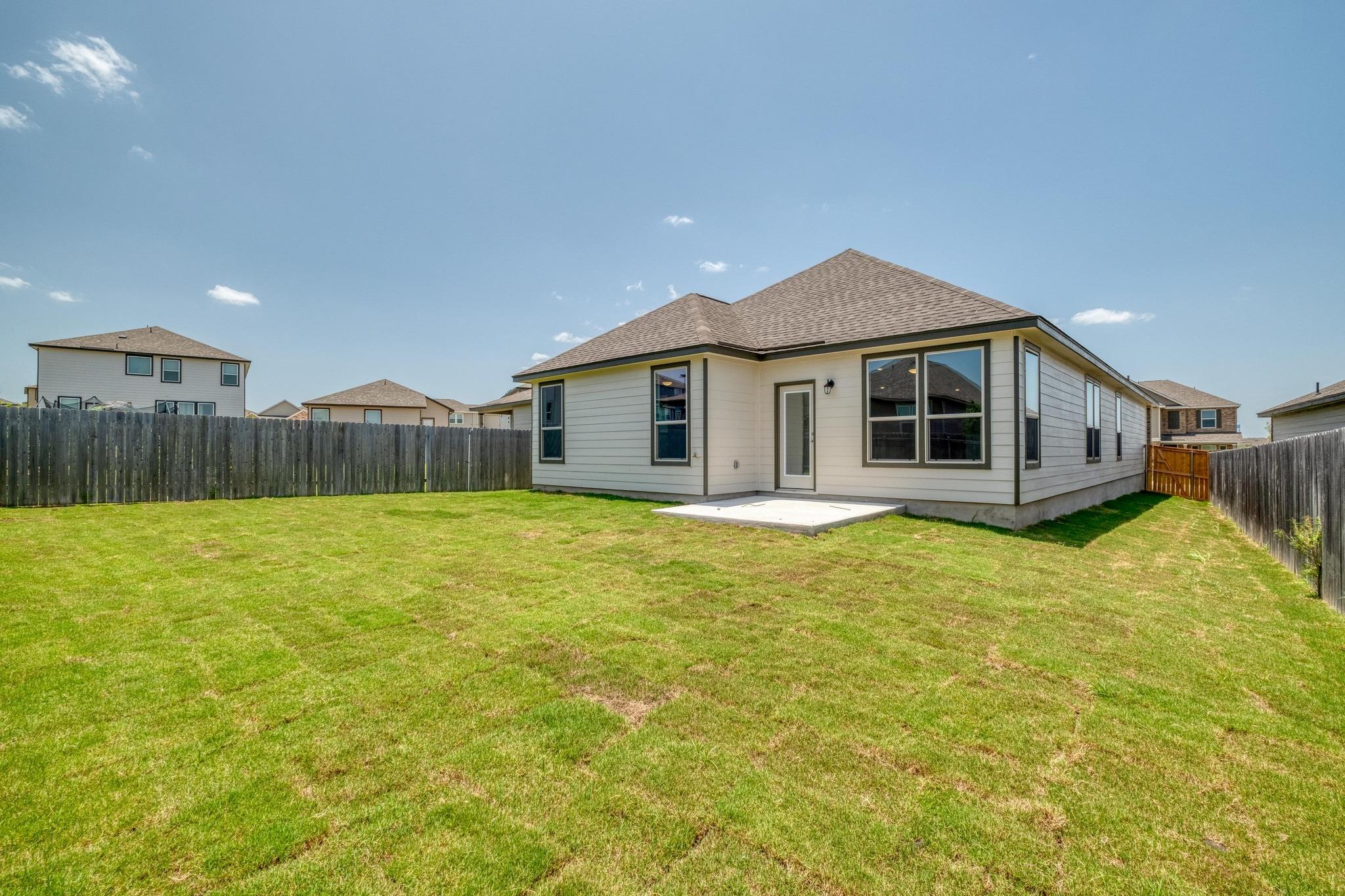 910 Yellow Ribbon Cv, Jarrell, TX 76537