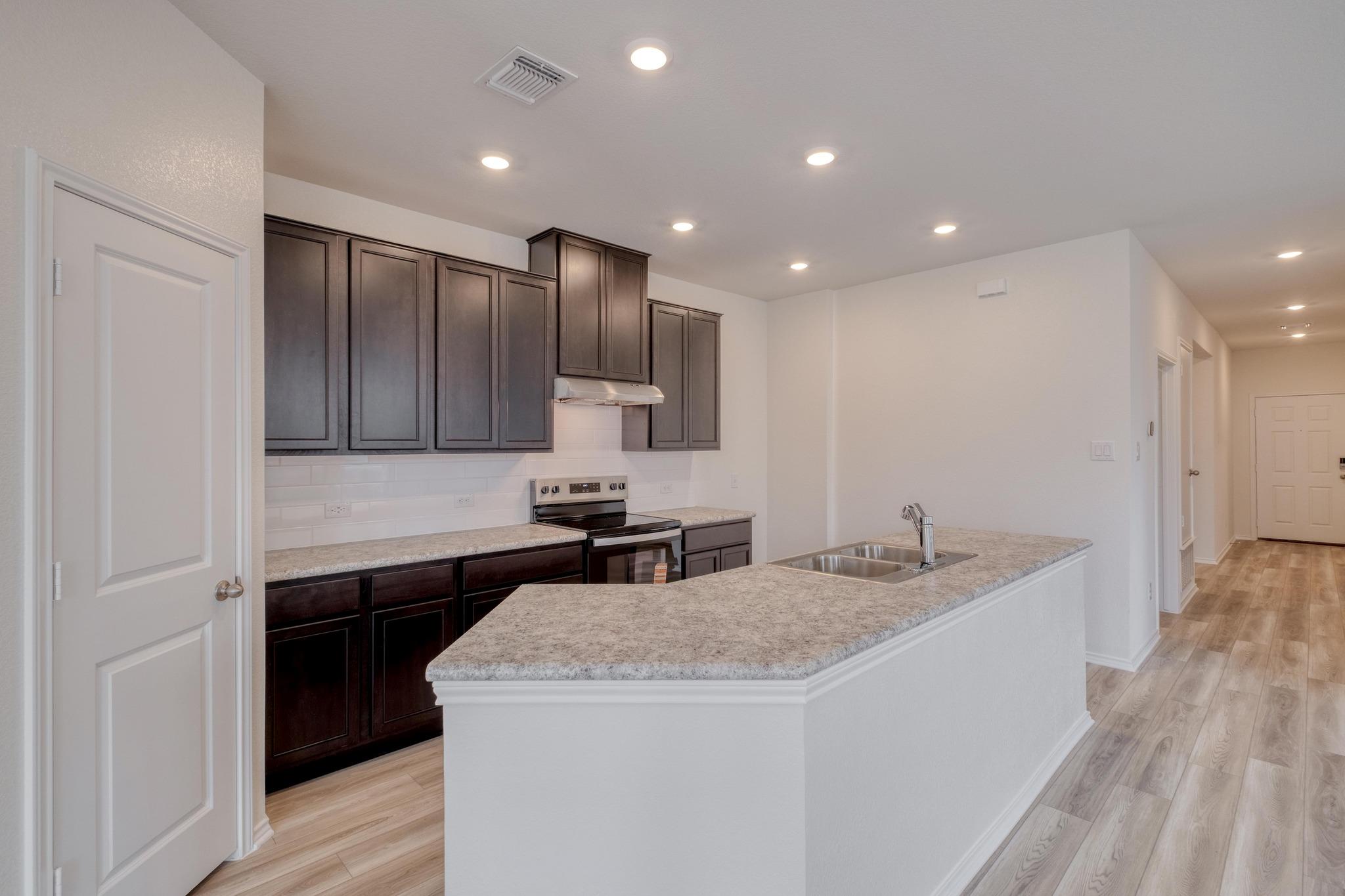 910 Yellow Ribbon Cv, Jarrell, TX 76537