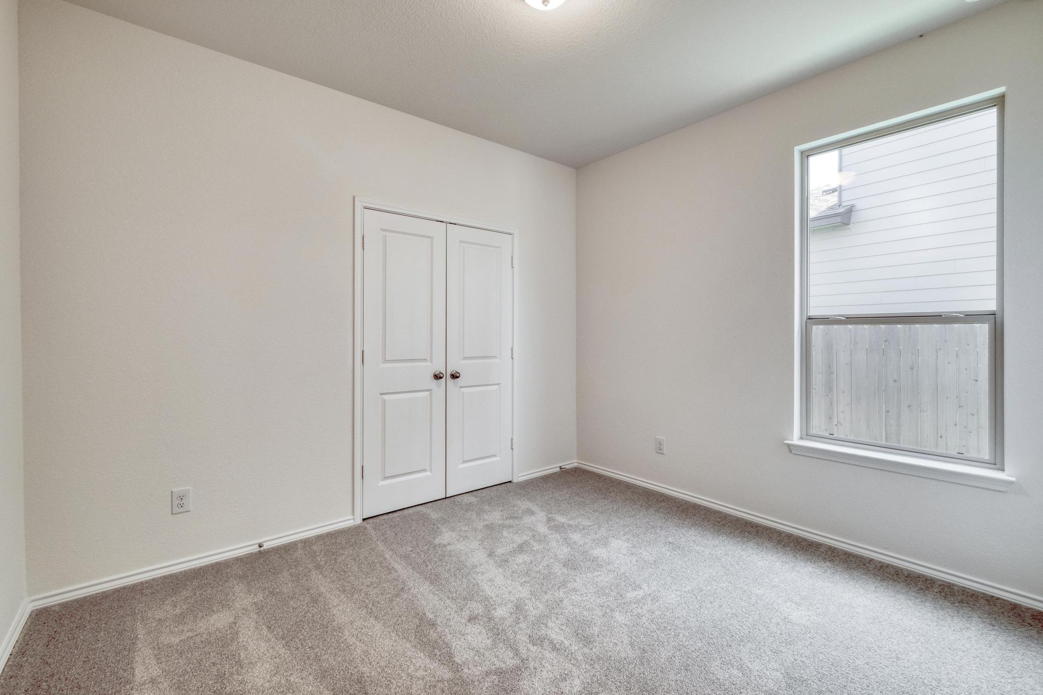 910 Yellow Ribbon Cv, Jarrell, TX 76537