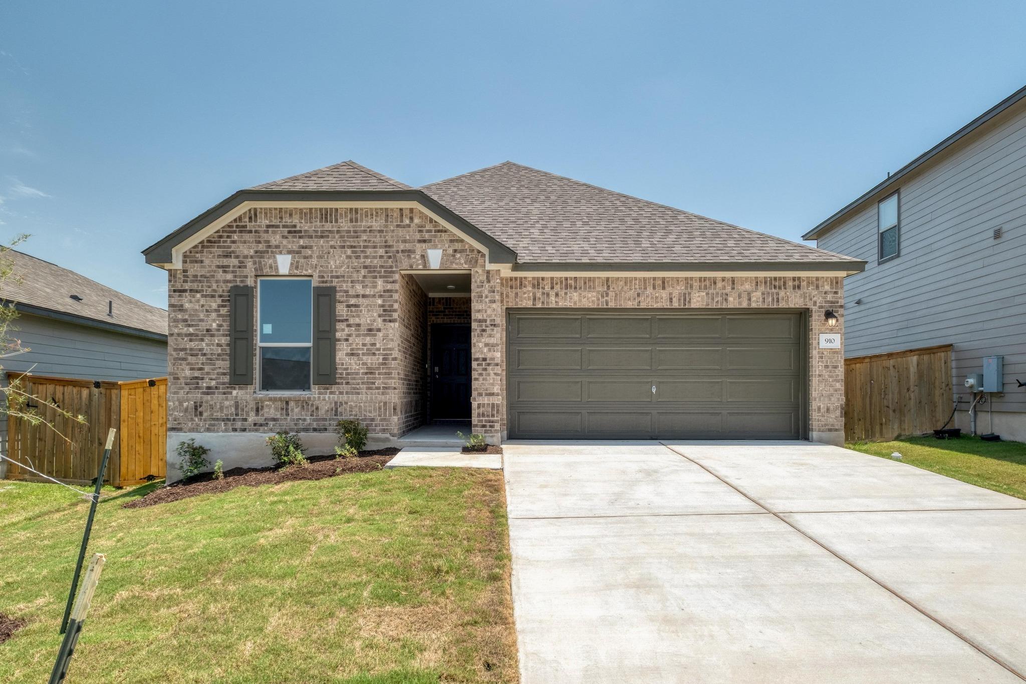 910 Yellow Ribbon Cv, Jarrell, TX 76537