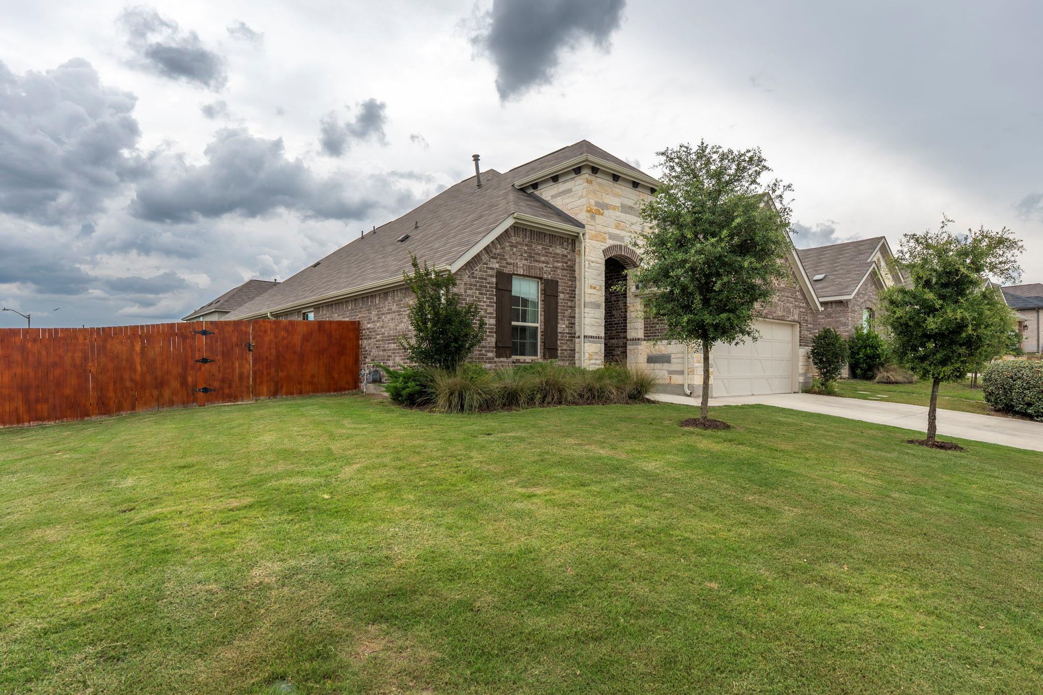 115 Oleander Loop, Buda, TX 78610