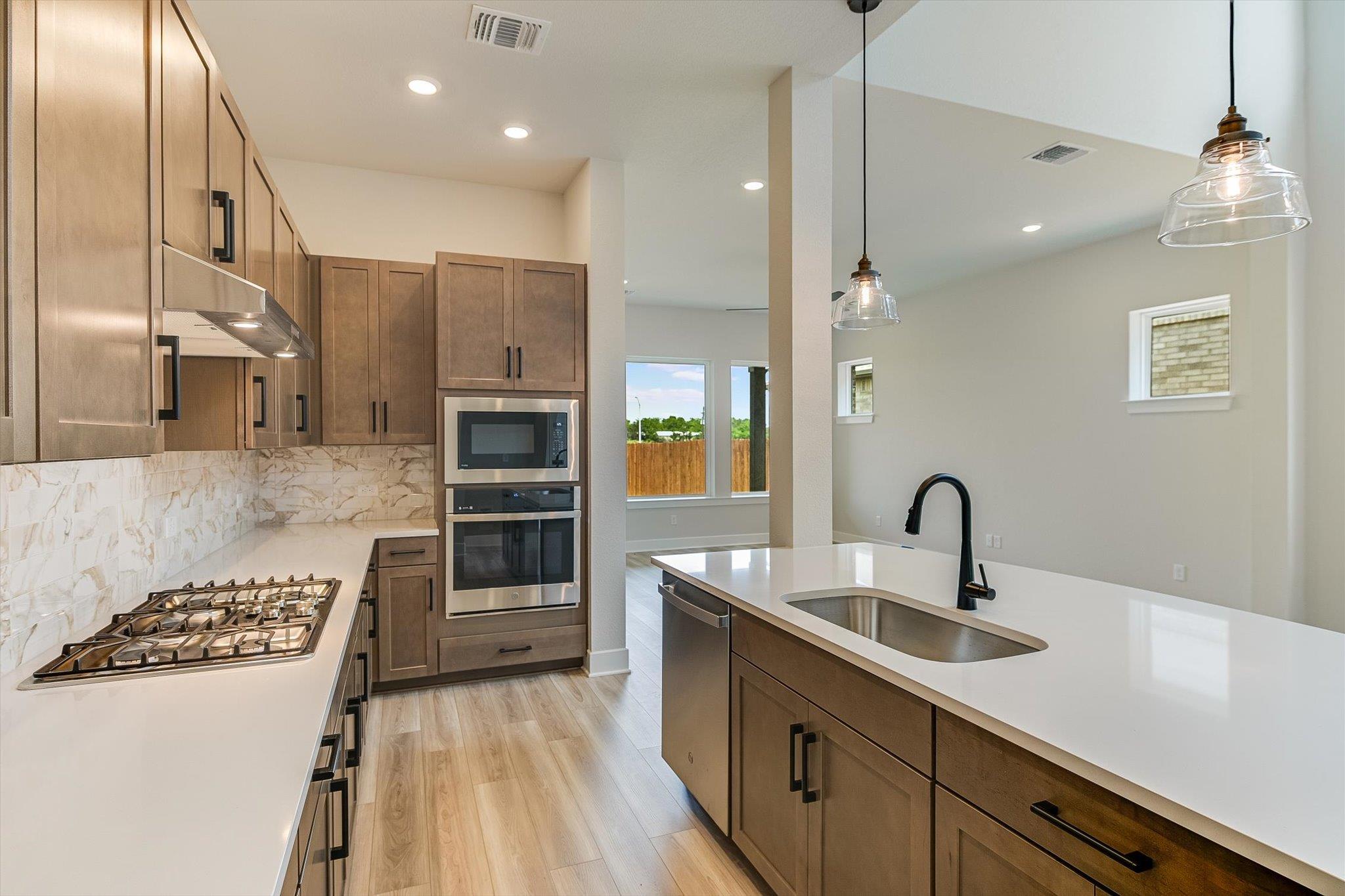 1401 South Brook Dr, Leander, TX 78641