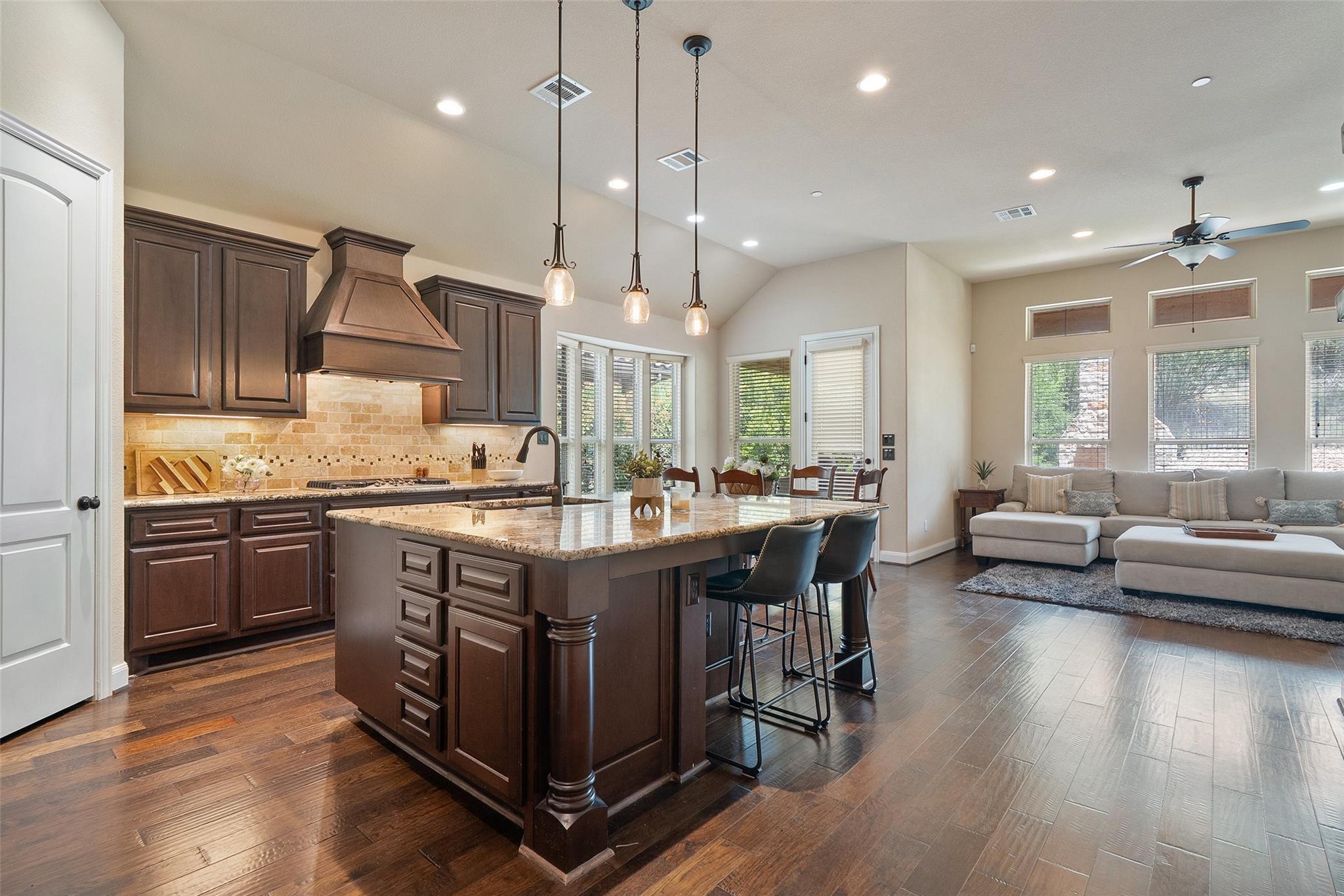 209 Maxwell Way, Austin, TX 78738