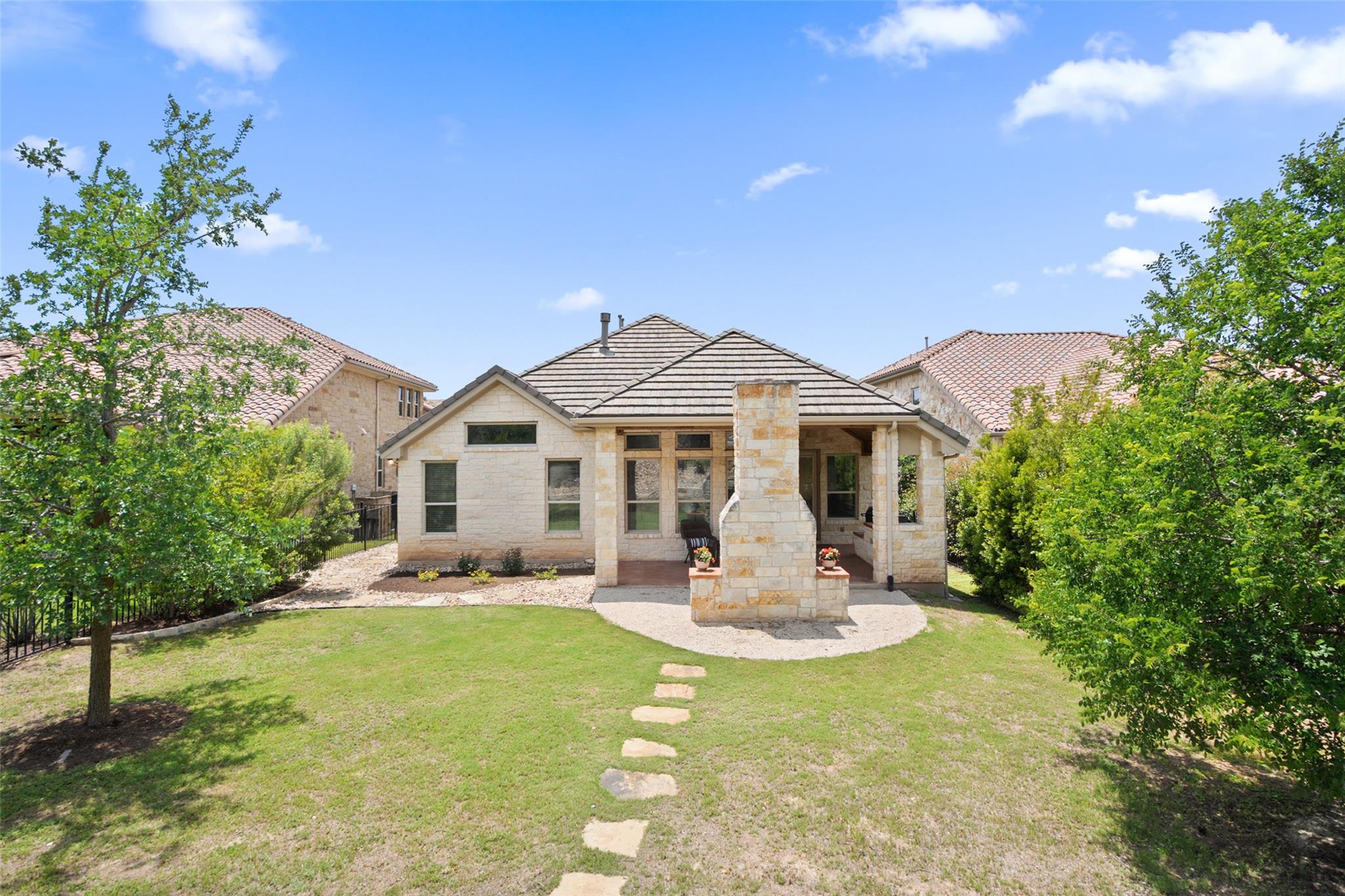 209 Maxwell Way, Austin, TX 78738